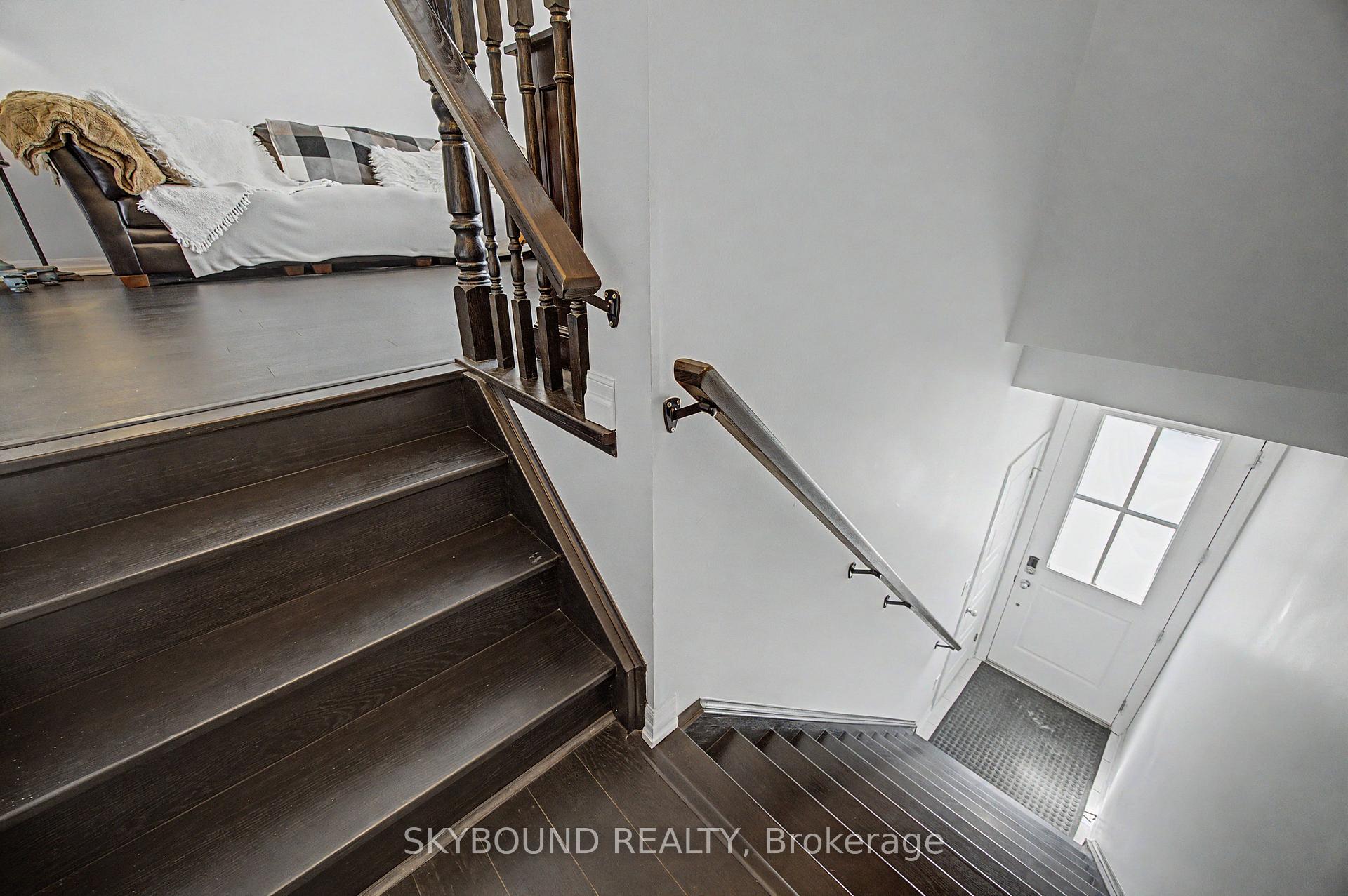 Photo 2 of Unit 3, 290 Barton Street W, Hamilton, Strathcona — HOMEH