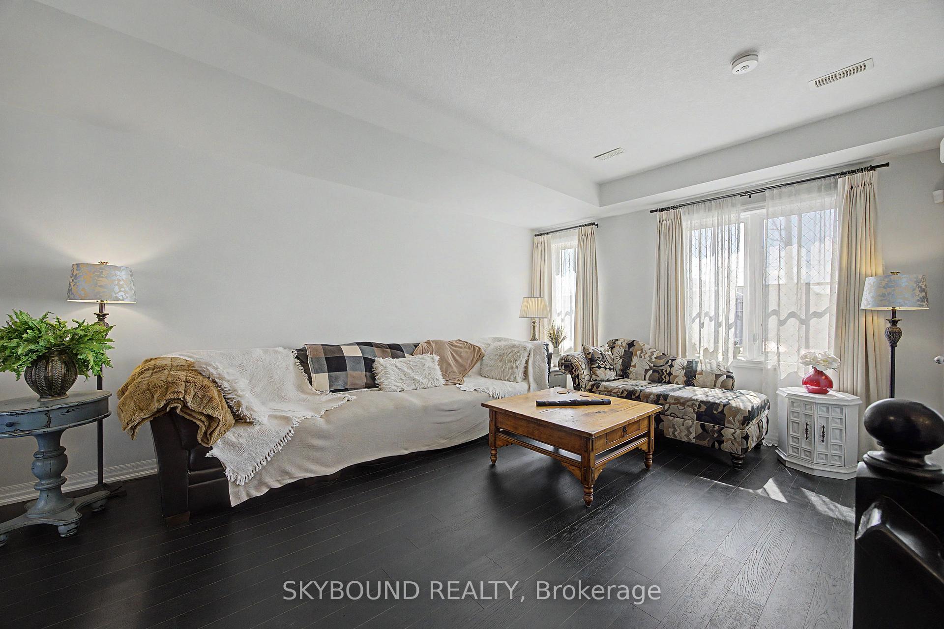 Photo 3 of Unit 3, 290 Barton Street W, Hamilton, Strathcona — HOMEH