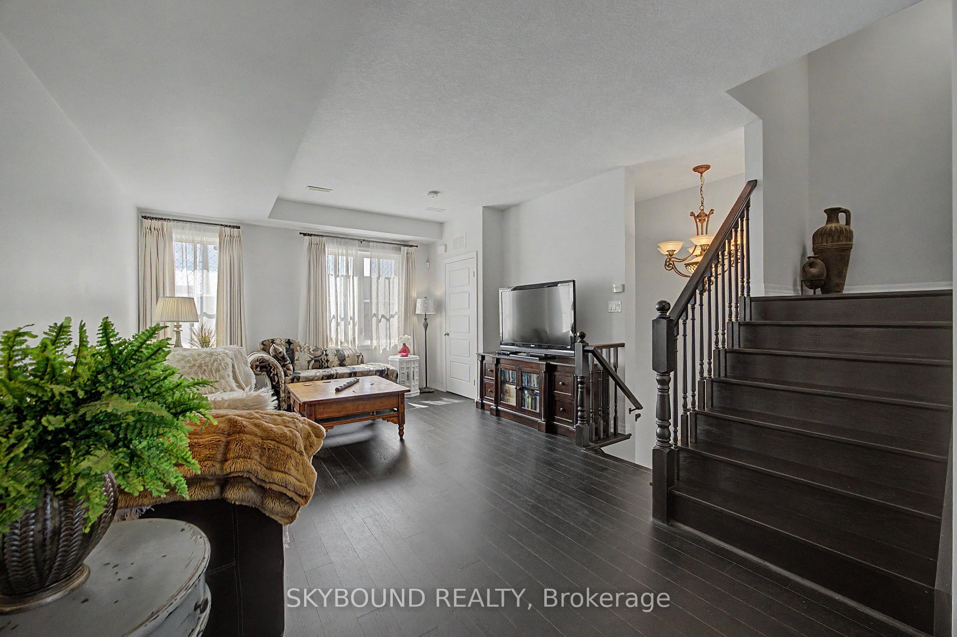 Photo 4 of Unit 3, 290 Barton Street W, Hamilton, Strathcona — HOMEH