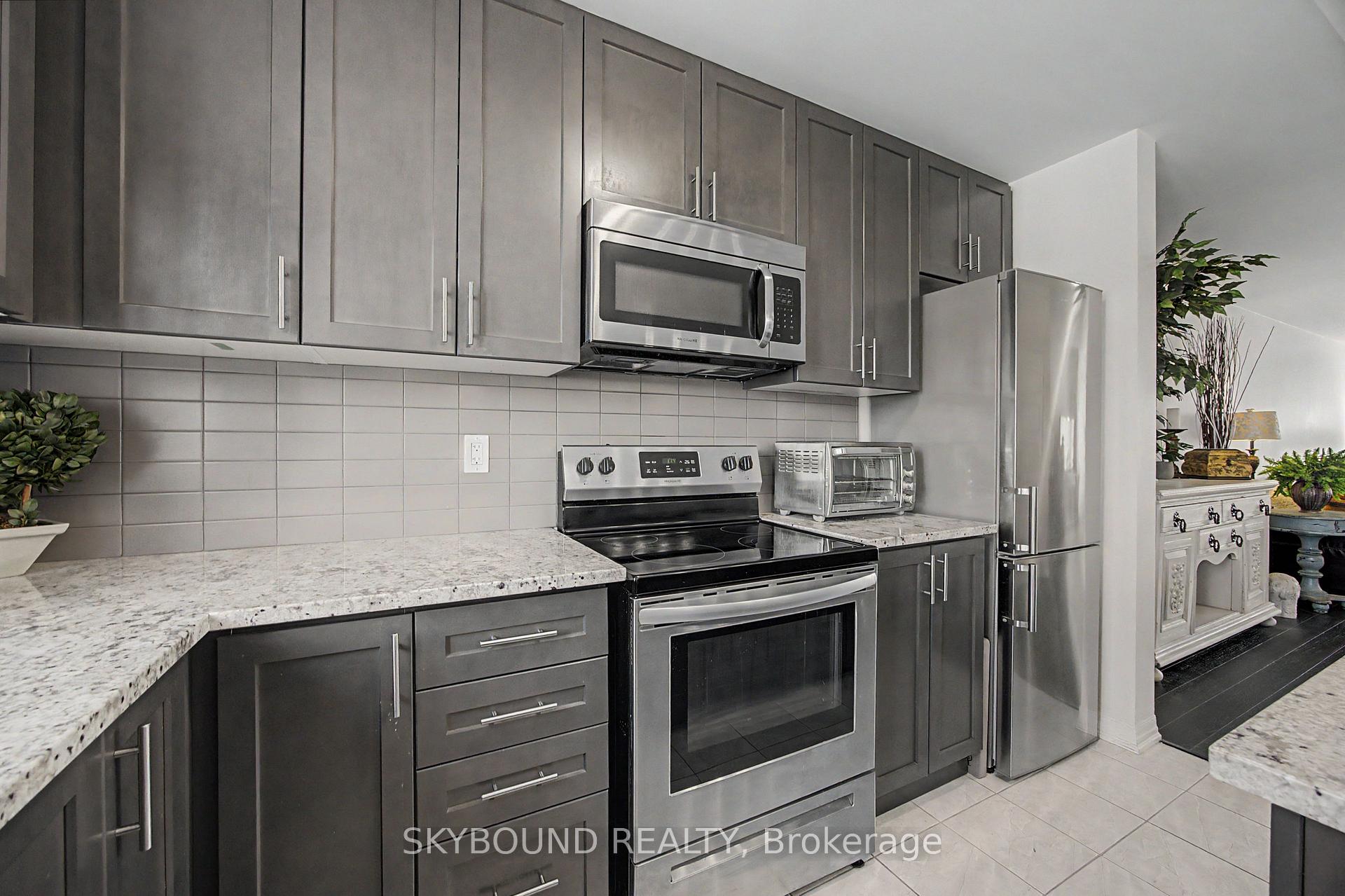 Photo 7 of Unit 3, 290 Barton Street W, Hamilton, Strathcona — HOMEH