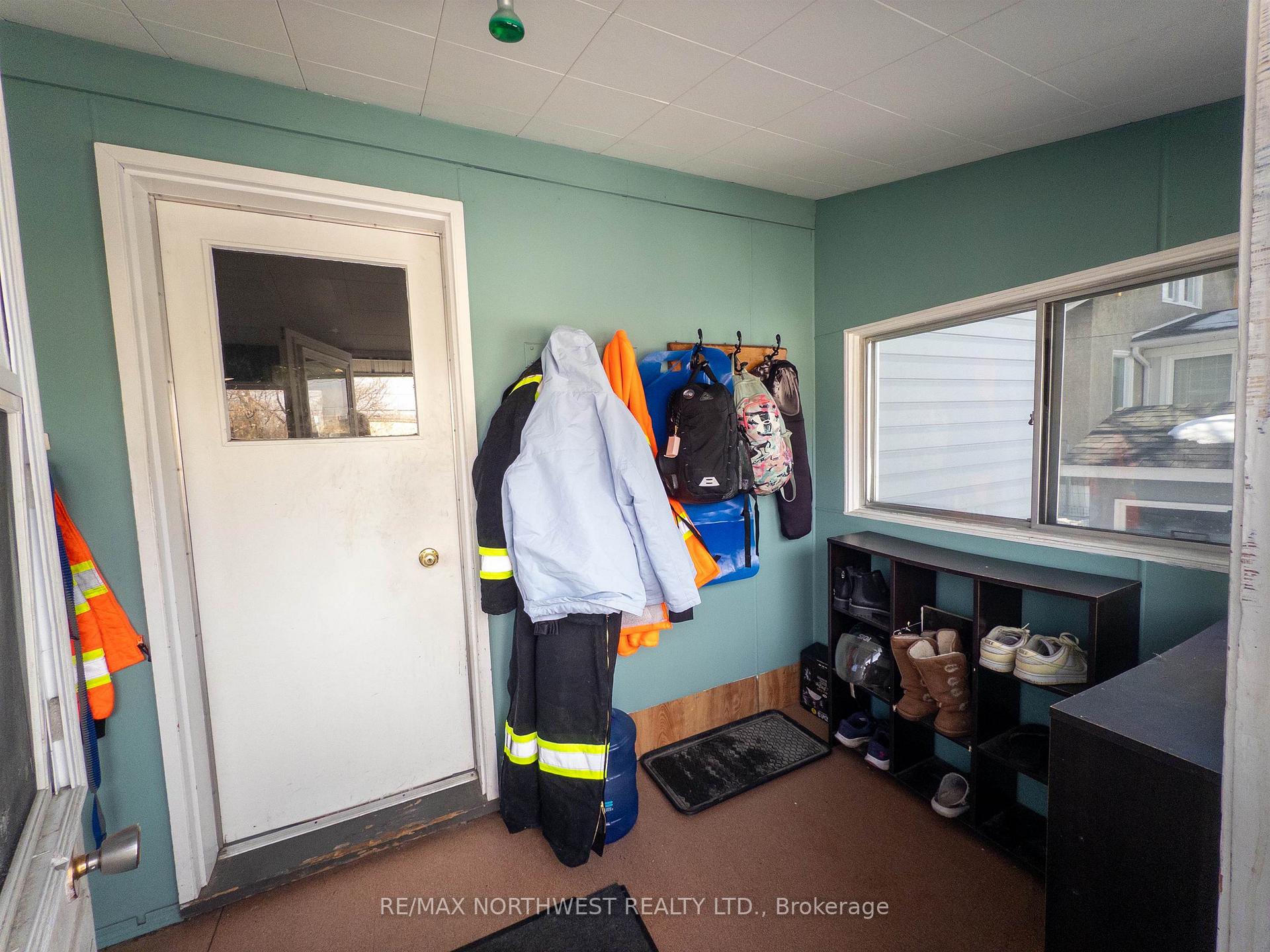Photo 5 of 734 Second Street South, Kenora, Central — HOMEH