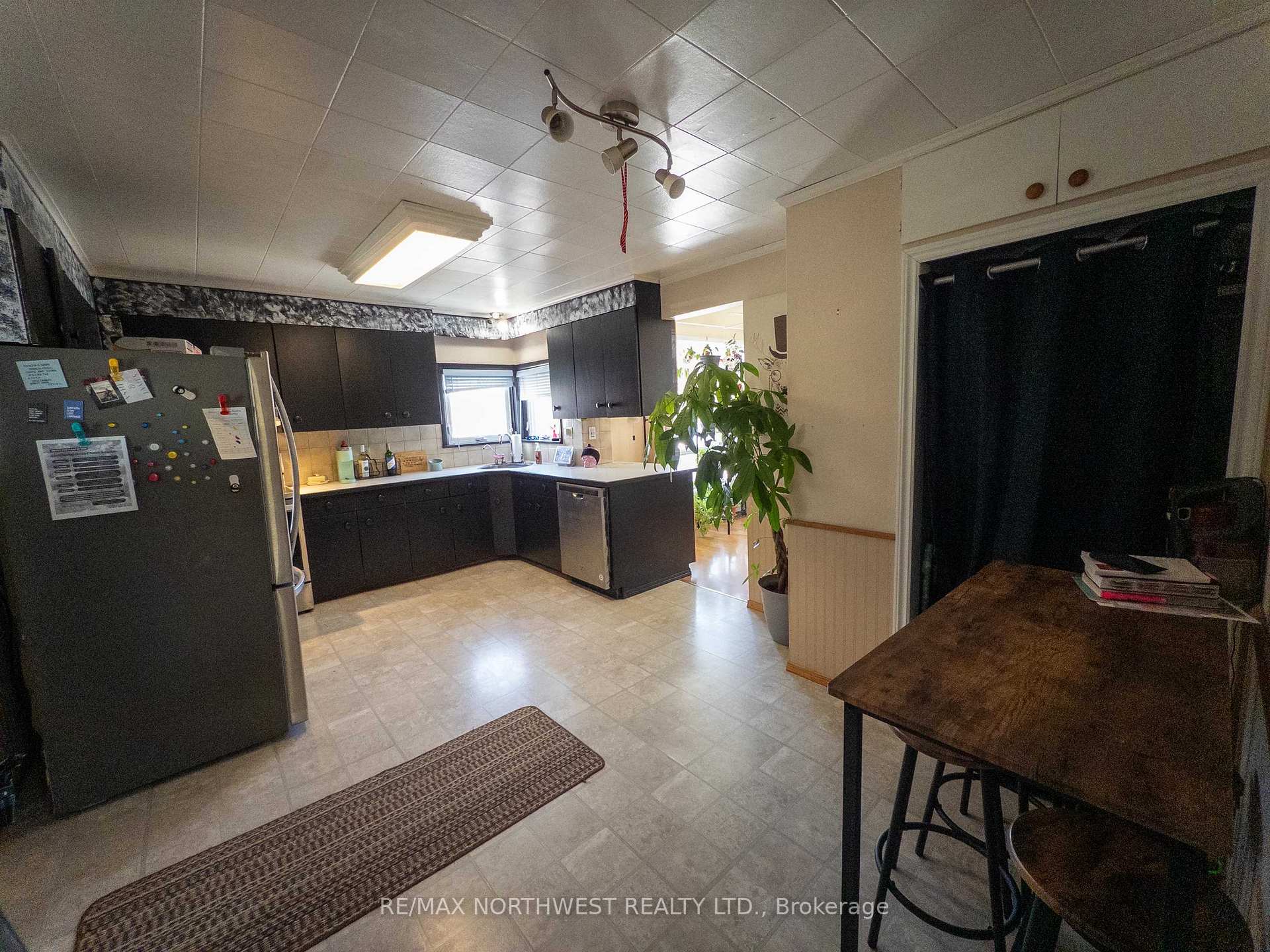 Photo 7 of 734 Second Street South, Kenora, Central — HOMEH