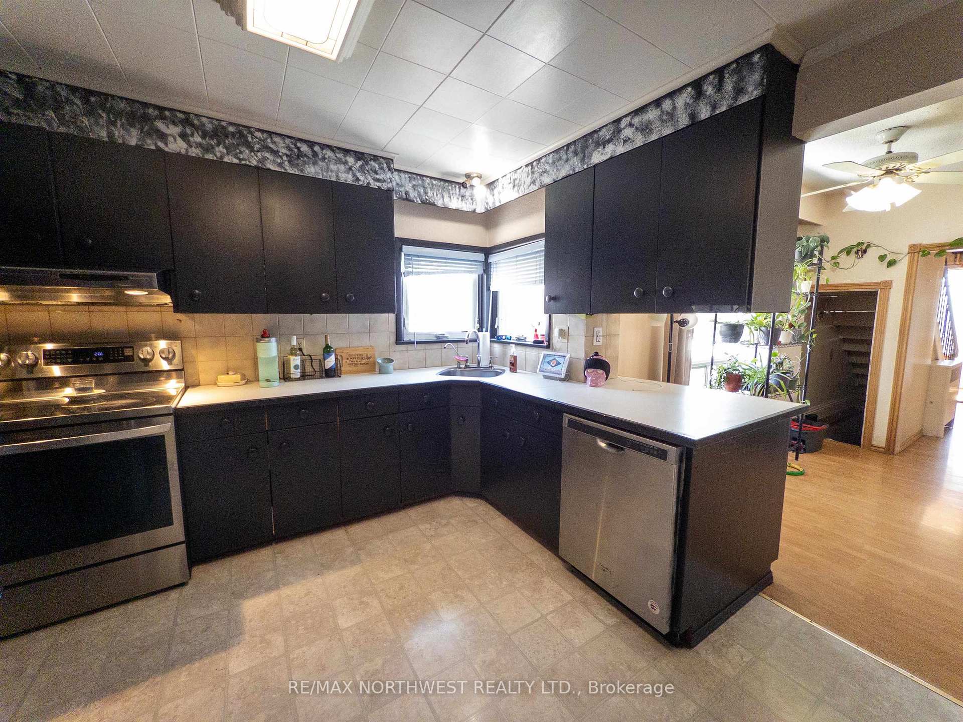 Photo 9 of 734 Second Street South, Kenora, Central — HOMEH