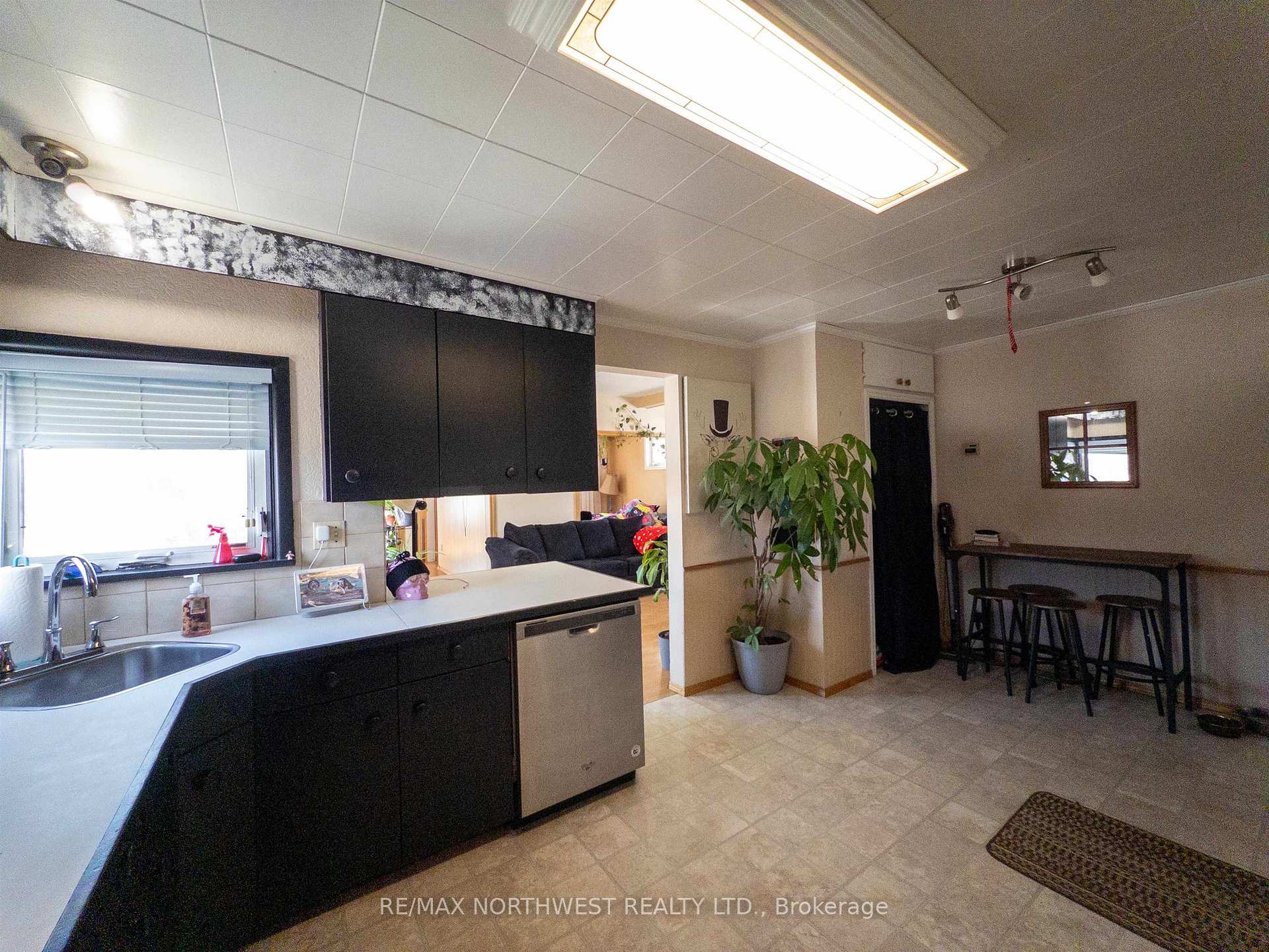 Photo 10 of 734 Second Street South, Kenora, Central — HOMEH