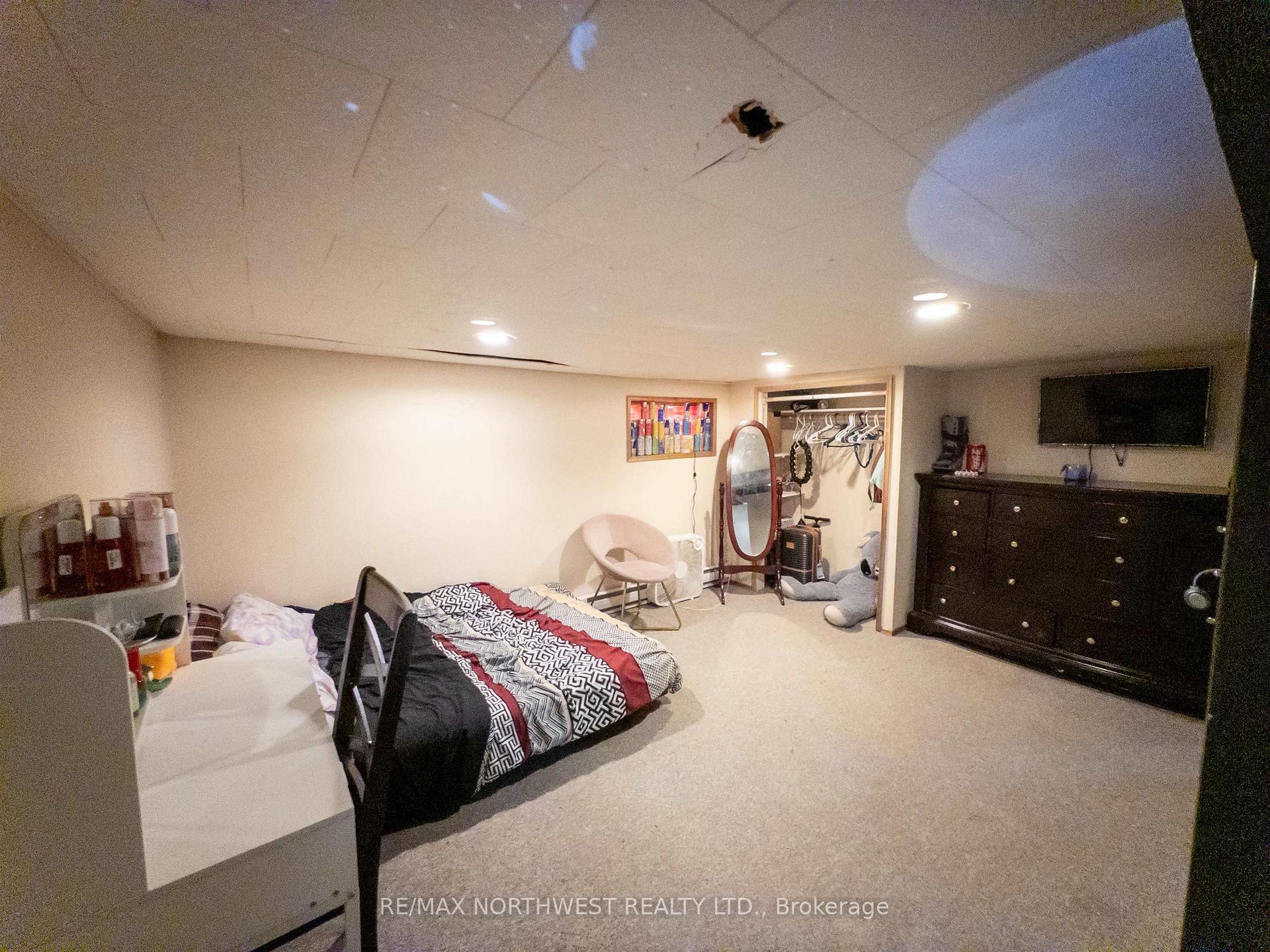 Photo 31 of 734 Second Street South, Kenora, Central — HOMEH
