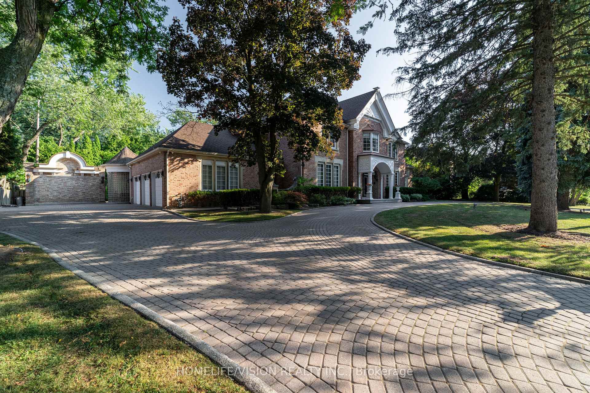Photo 3 of 15 Daffodil Avenue, Markham, Bayview Glen — HOMEH