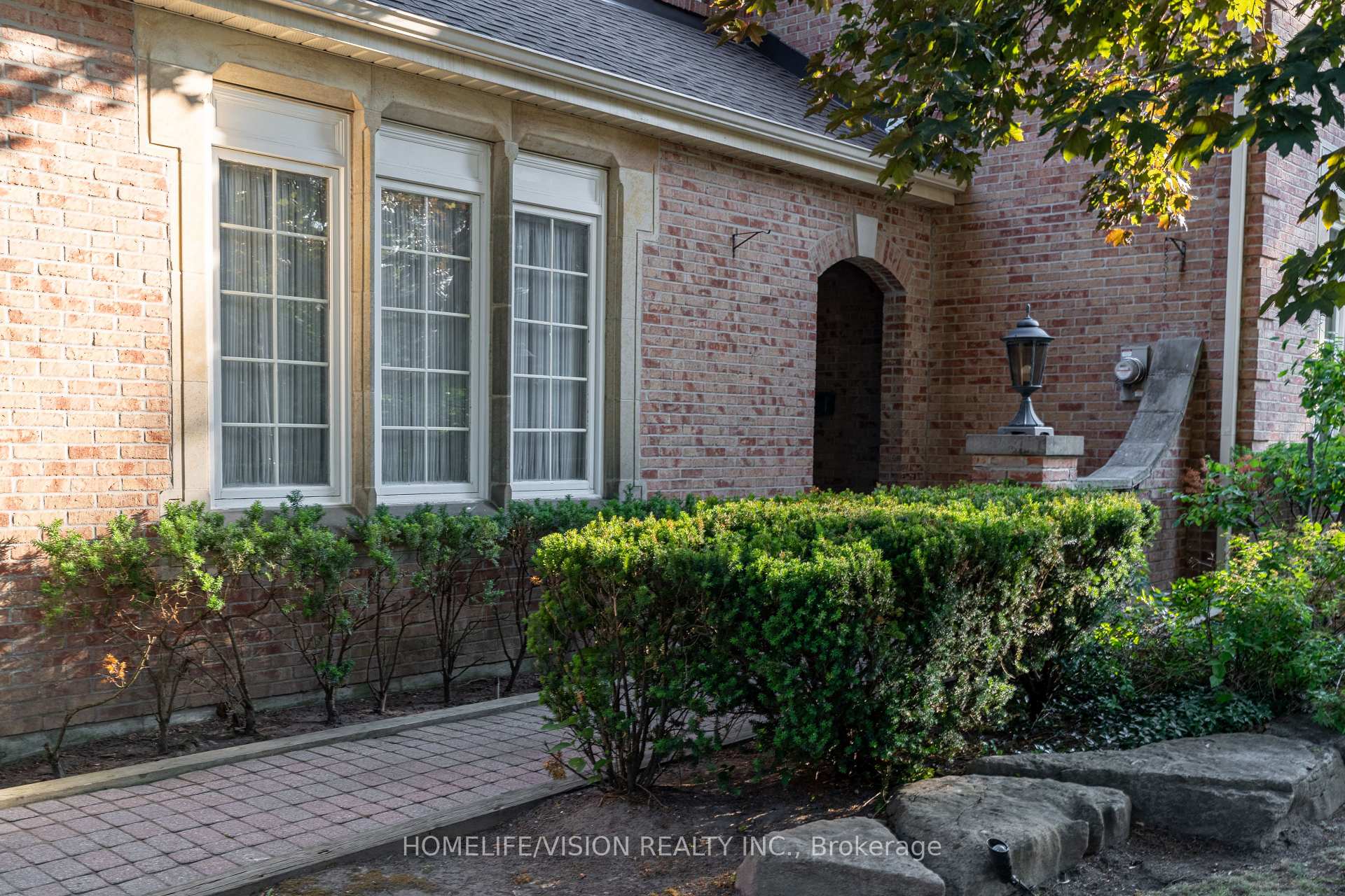 Photo 6 of 15 Daffodil Avenue, Markham, Bayview Glen — HOMEH