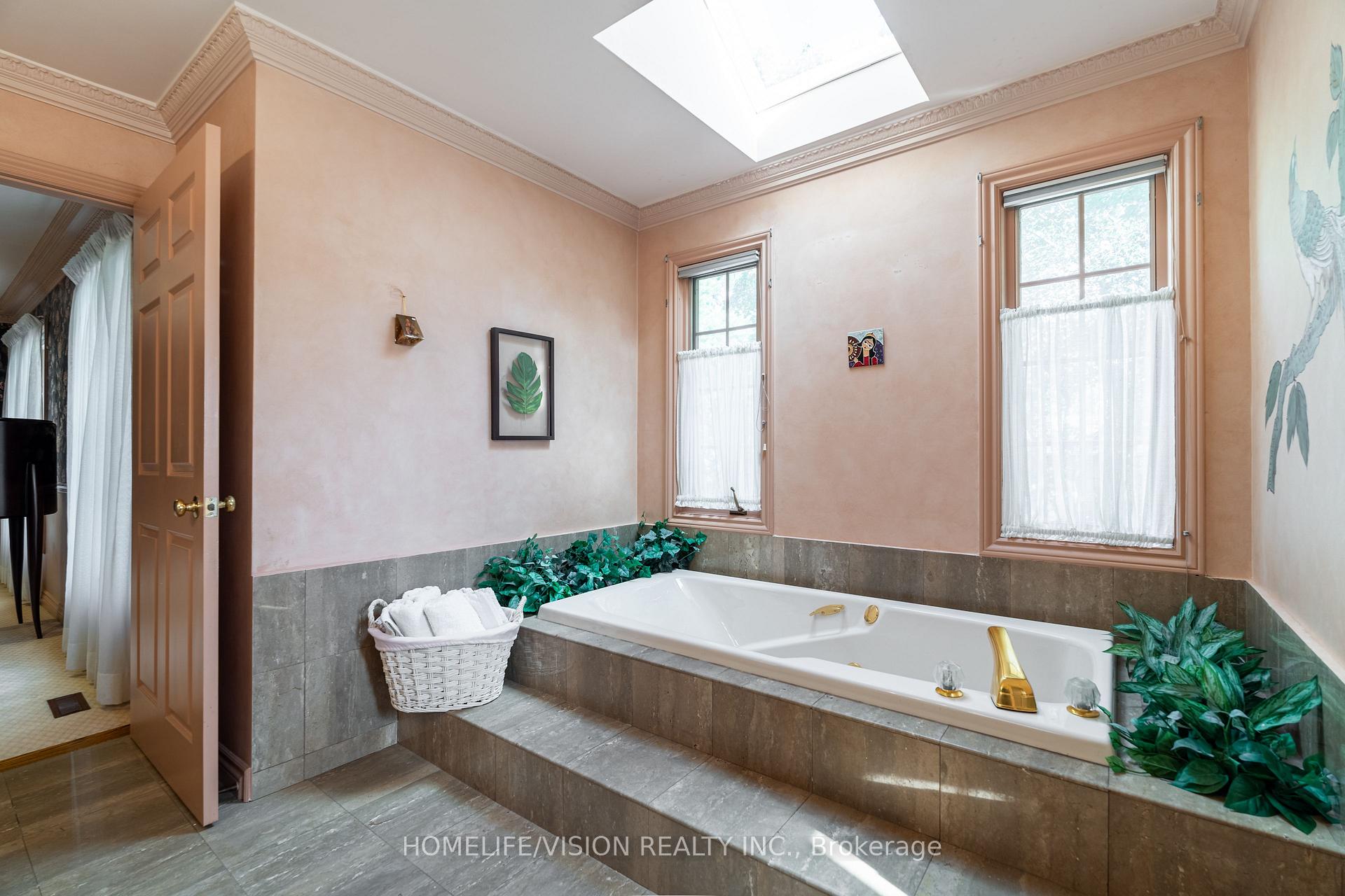 Photo 21 of 15 Daffodil Avenue, Markham, Bayview Glen — HOMEH