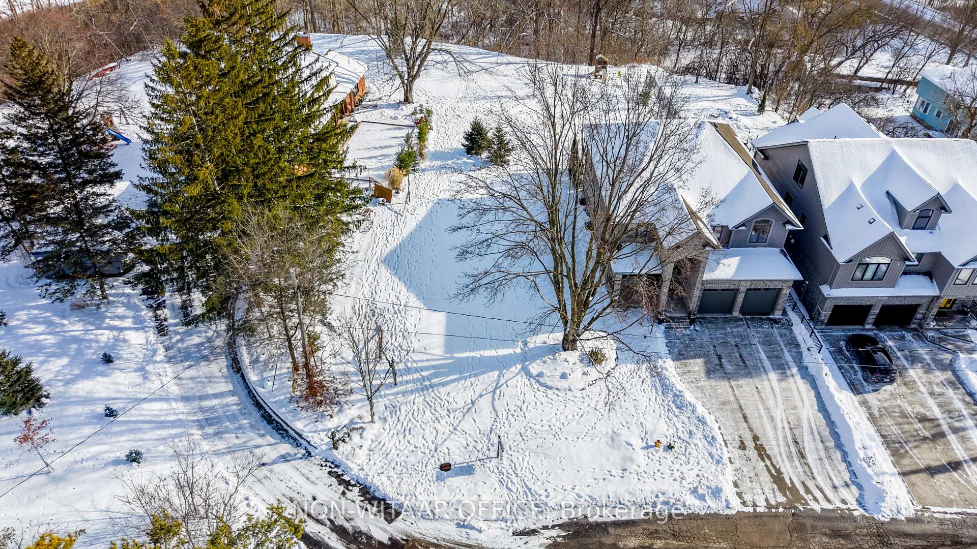 Photo 4 of 54 Roos Street, Kitchener, Lower Doon — HOMEH