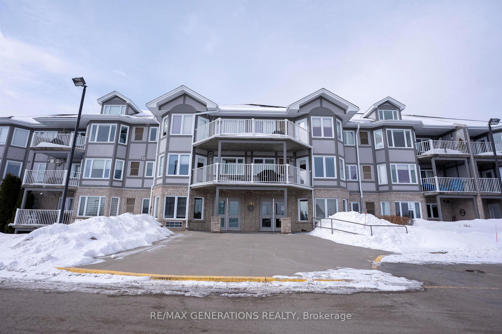 Photo 3 of Unit 301, 315 Hilldale Road, Thunder Bay, Dawson Heights — HOMEH