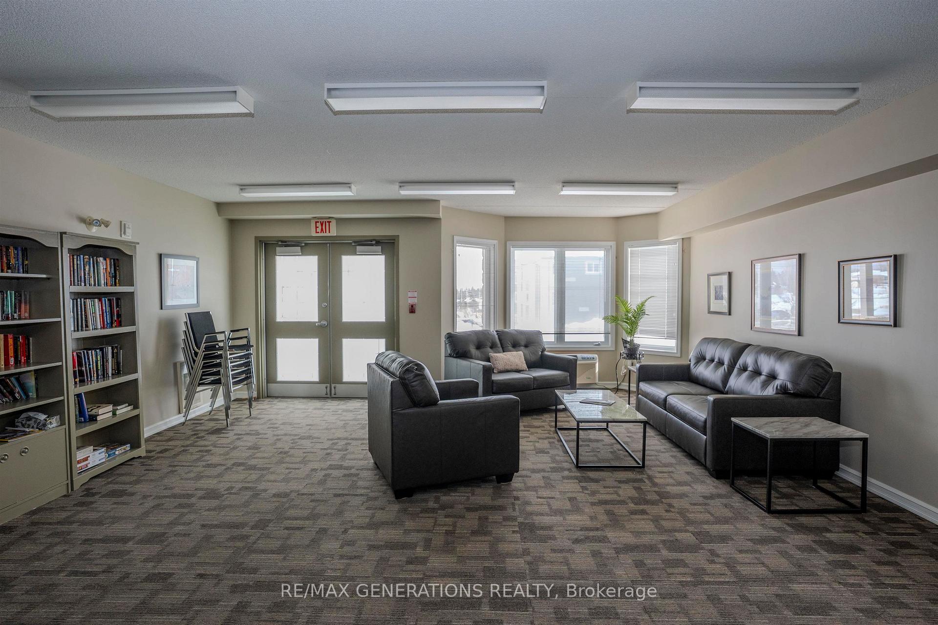 Photo 4 of Unit 301, 315 Hilldale Road, Thunder Bay, Dawson Heights — HOMEH