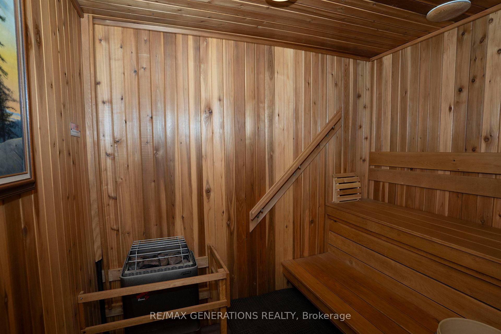 Photo 14 of Unit 301, 315 Hilldale Road, Thunder Bay, Dawson Heights — HOMEH