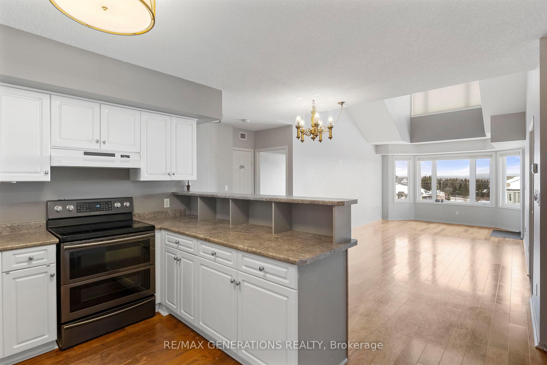 Photo 23 of Unit 301, 315 Hilldale Road, Thunder Bay, Dawson Heights — HOMEH