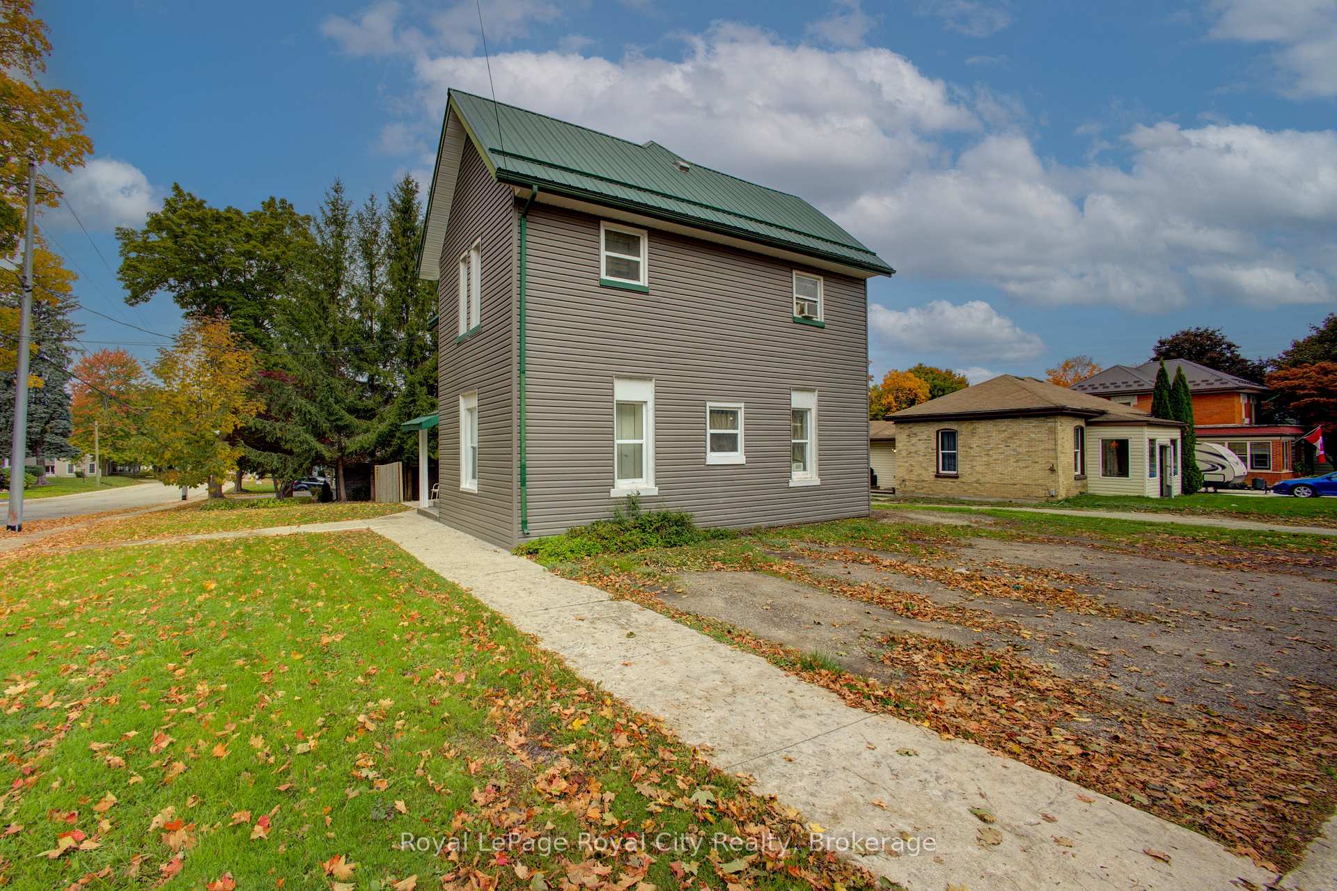 Photo 7 of 103 Patrick Street E, North Huron, Wingham — HOMEH