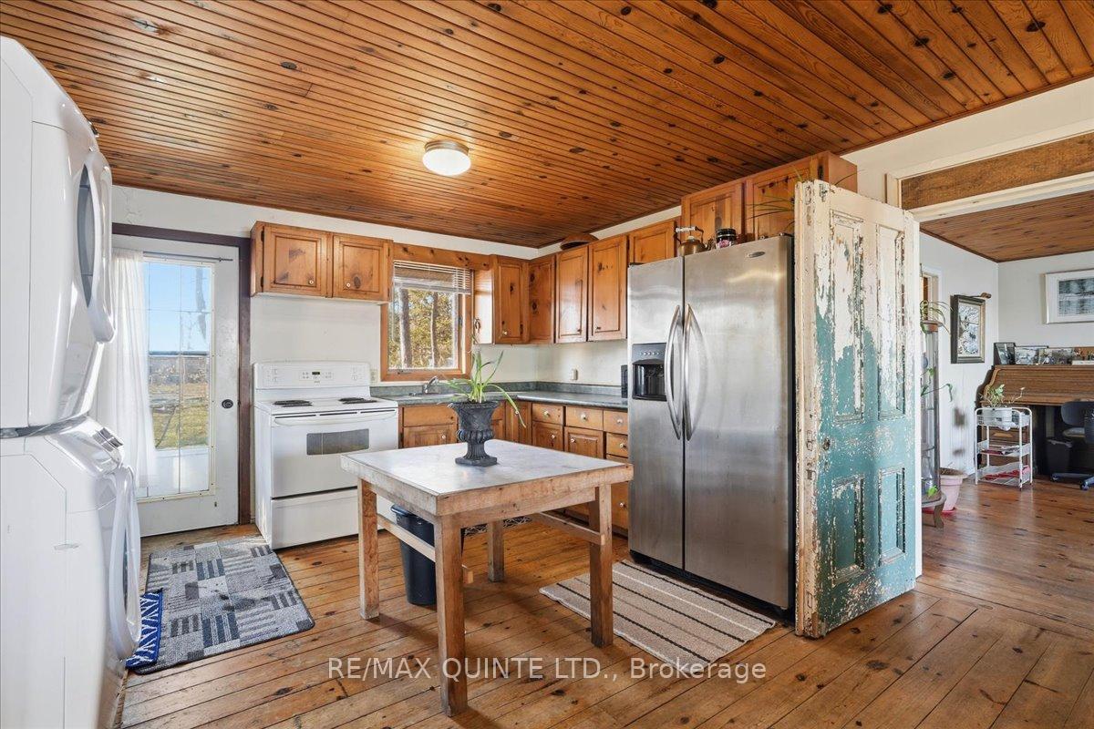 Photo 6 of 21D Willoughby Lane, Prince Edward County, South Marysburg Ward — HOMEH