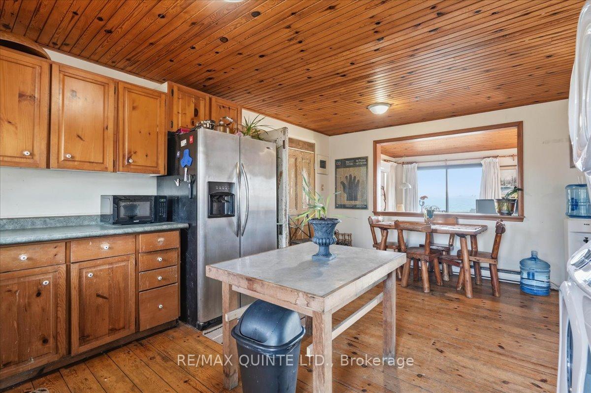 Photo 8 of 21D Willoughby Lane, Prince Edward County, South Marysburg Ward — HOMEH