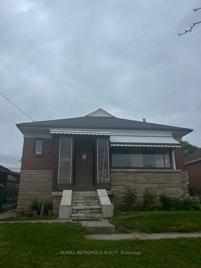 Front of Unit Main, 1837 Victoria Park Avenue