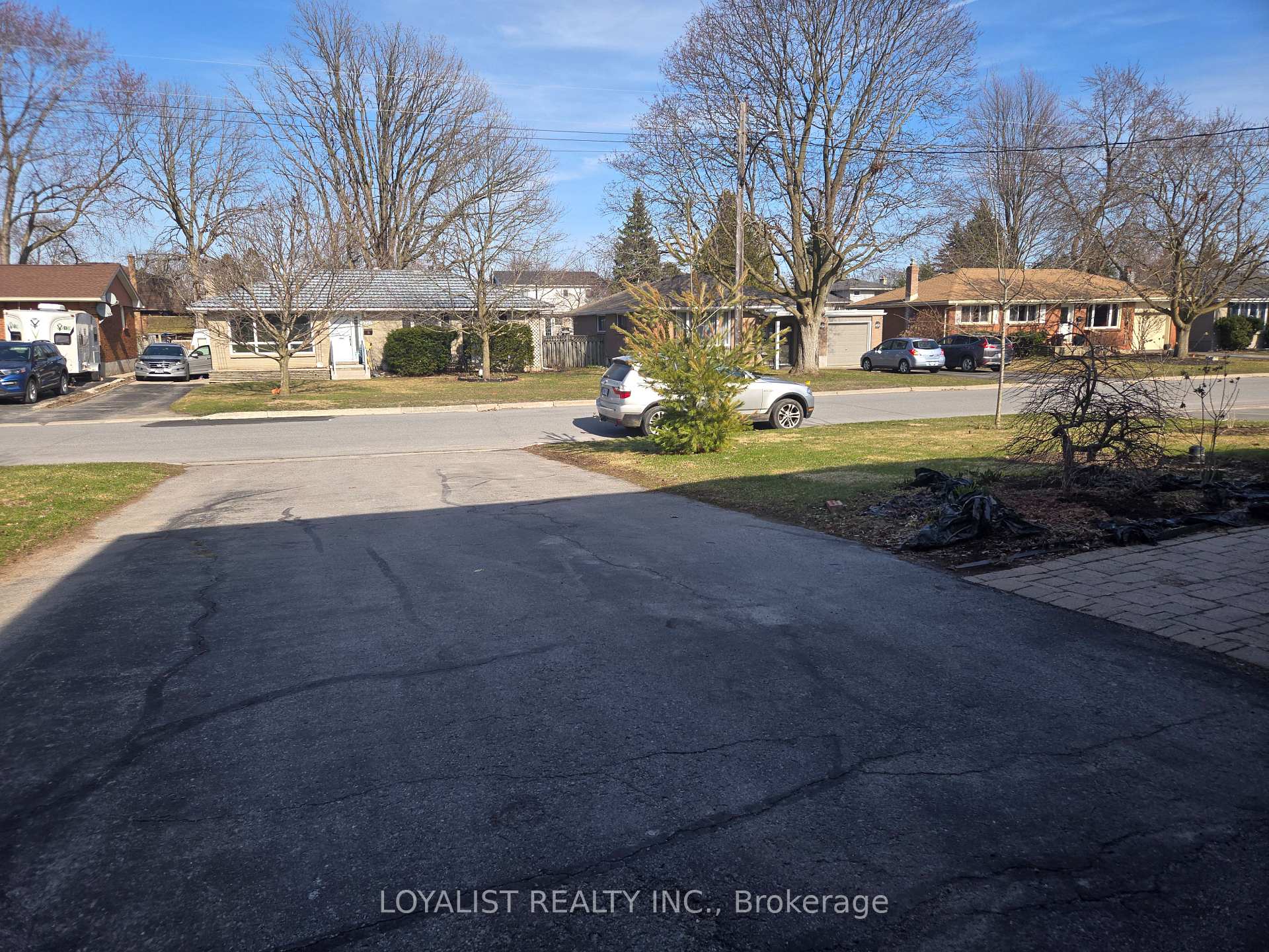 Photo 2 of 220 Parrott Drive, Belleville, Belleville Ward — HOMEH