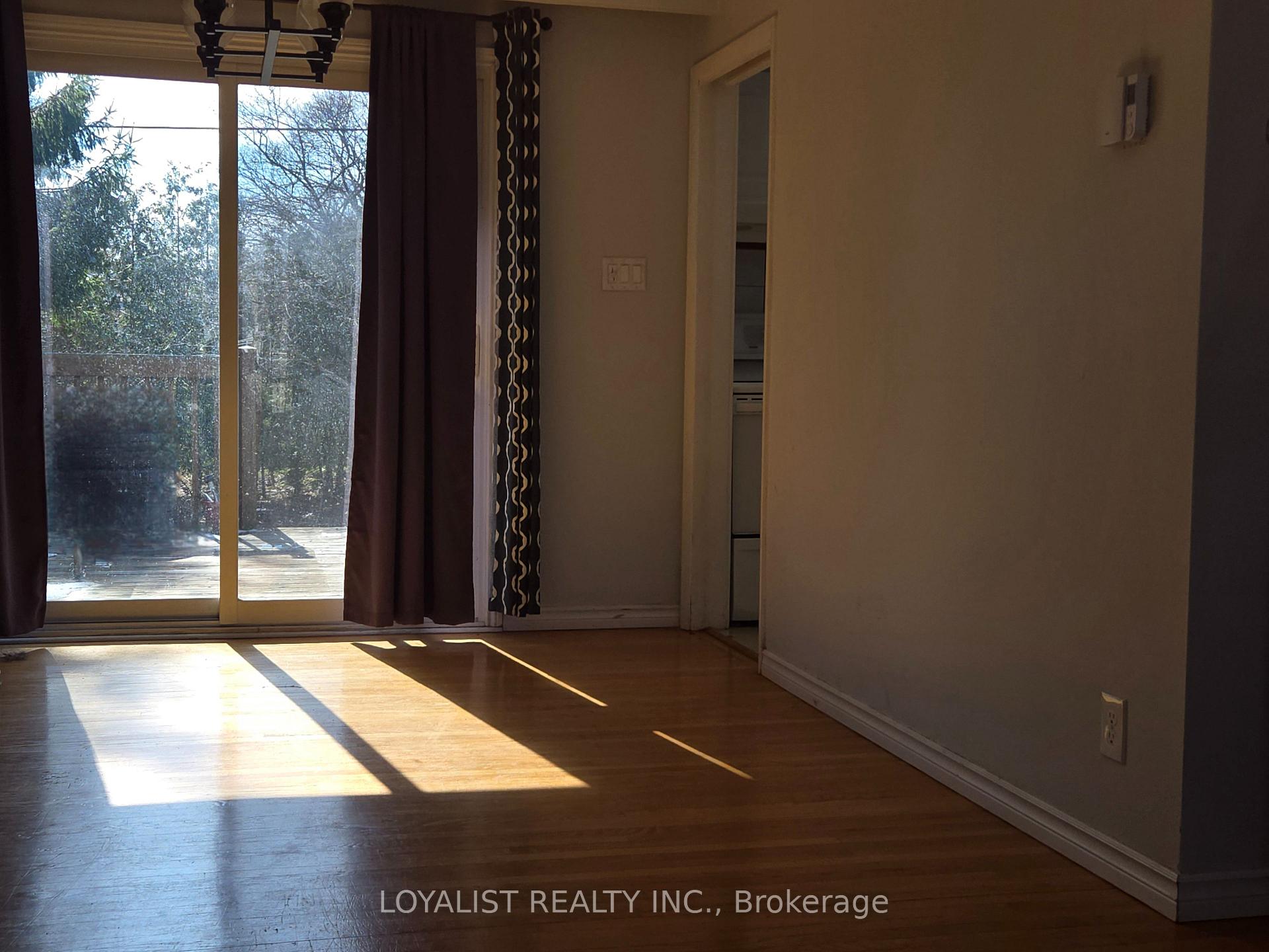 Photo 5 of 220 Parrott Drive, Belleville, Belleville Ward — HOMEH