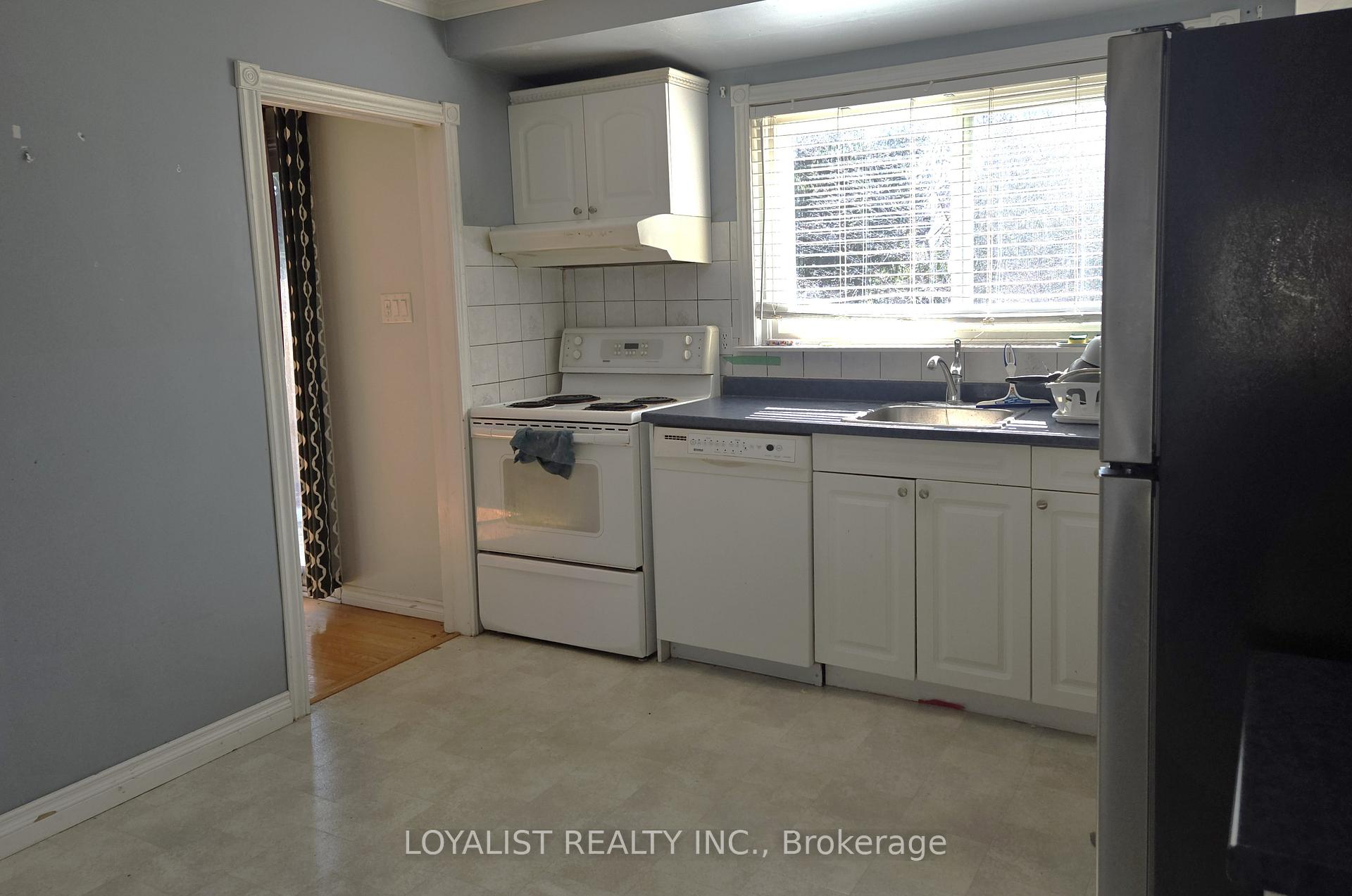 Photo 7 of 220 Parrott Drive, Belleville, Belleville Ward — HOMEH