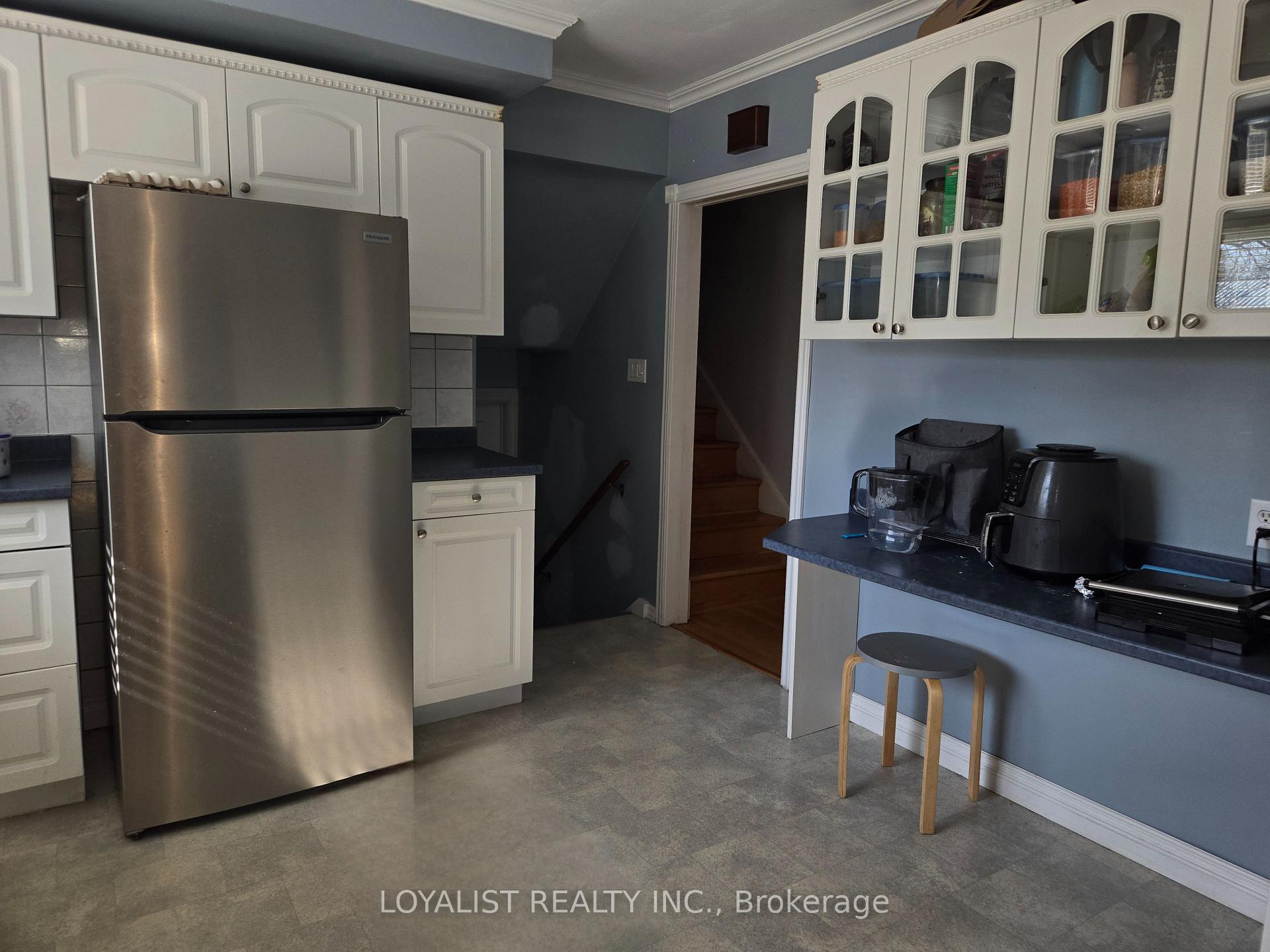 Photo 8 of 220 Parrott Drive, Belleville, Belleville Ward — HOMEH