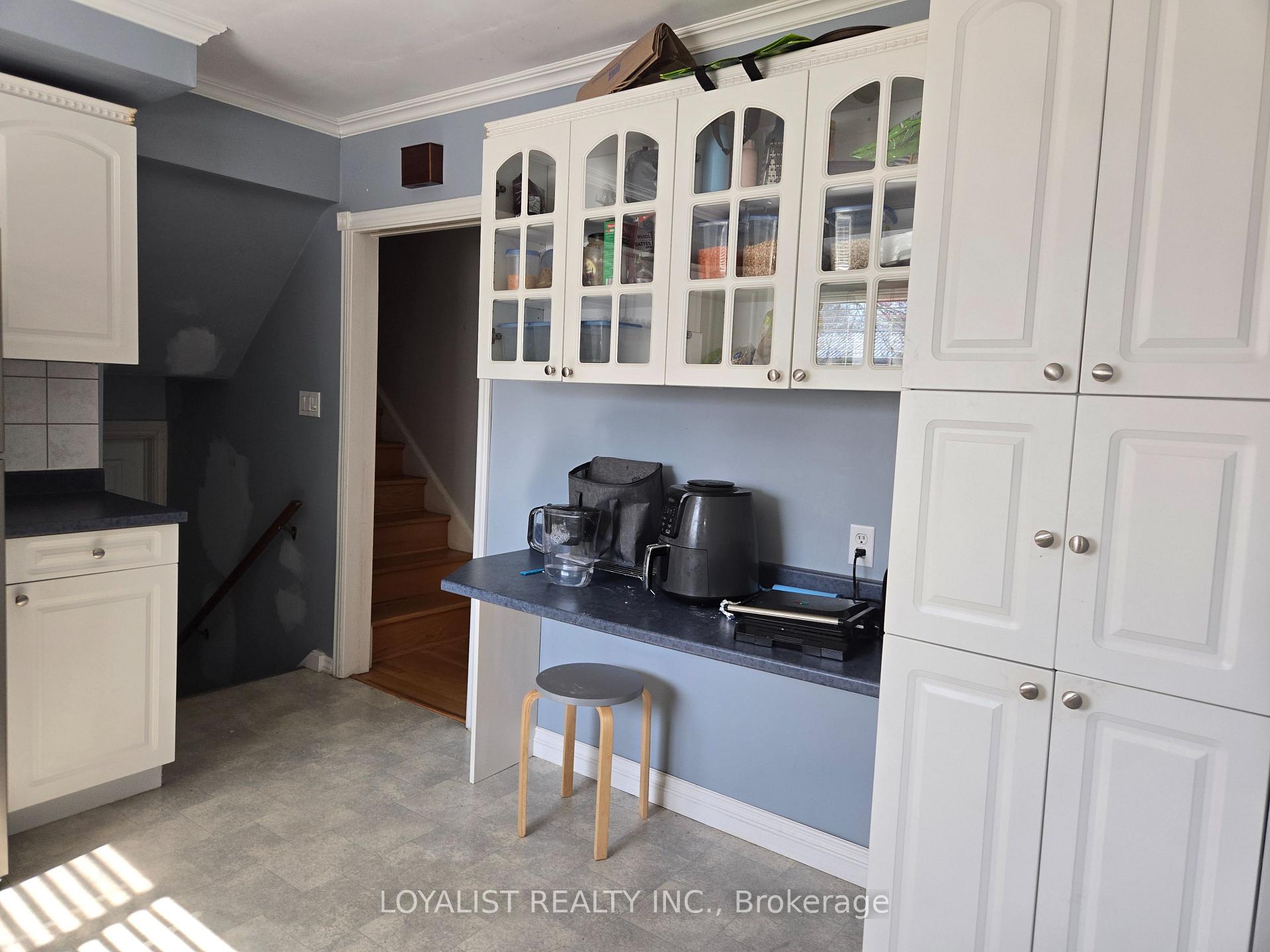 Photo 9 of 220 Parrott Drive, Belleville, Belleville Ward — HOMEH