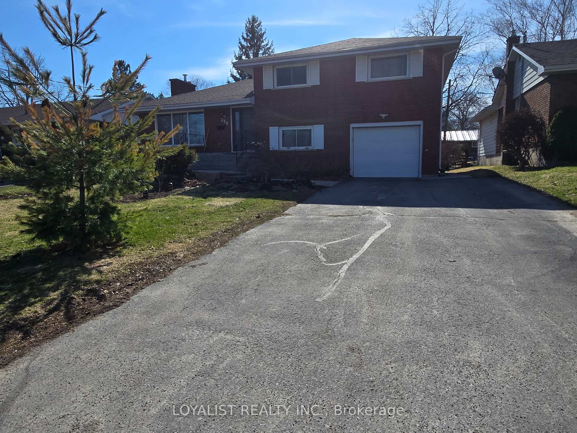 Photo 14 of 220 Parrott Drive, Belleville, Belleville Ward — HOMEH