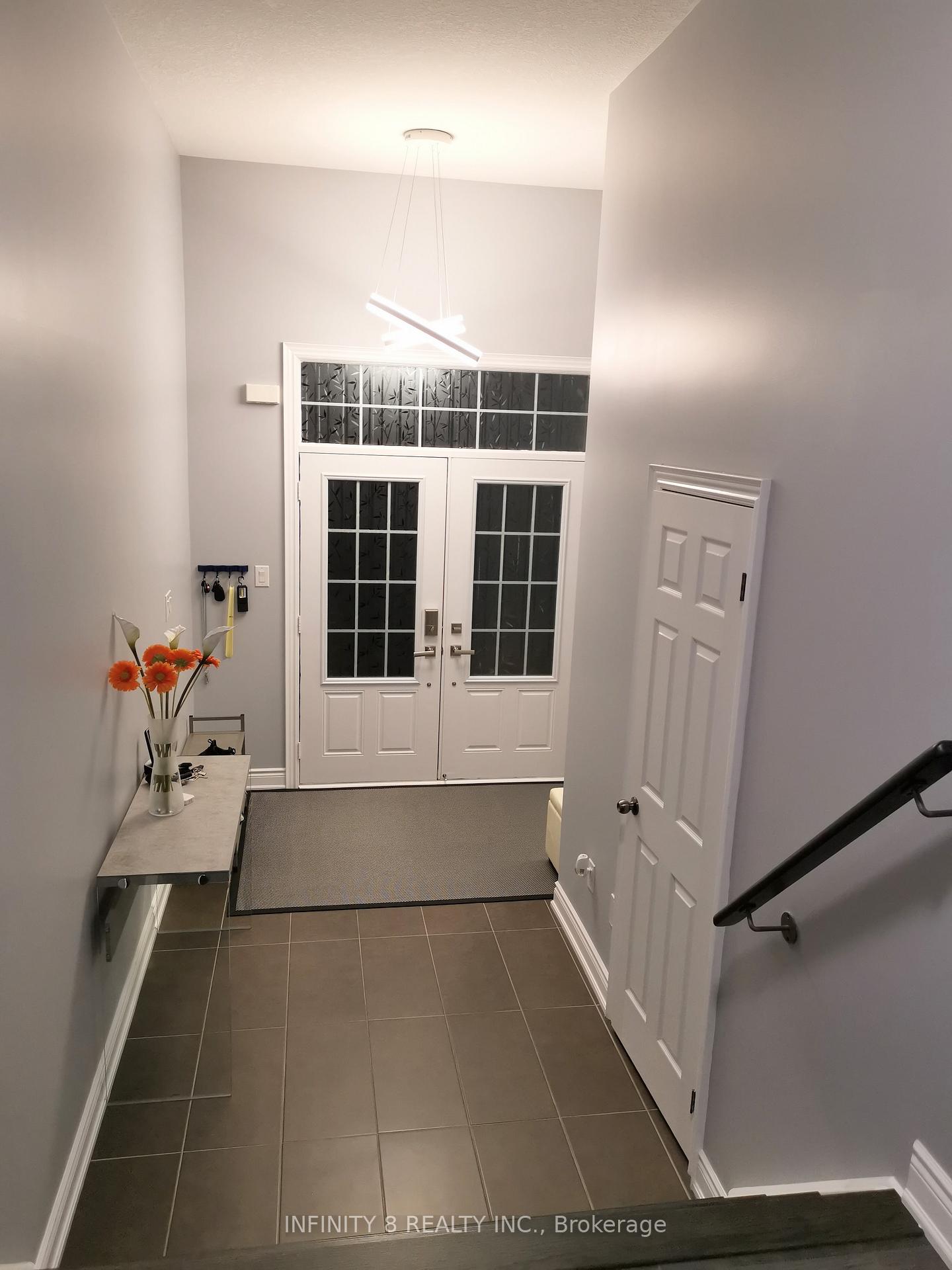 Photo 4 of 8641 Dogwood Crescent, Niagara Falls, Brown — HOMEH