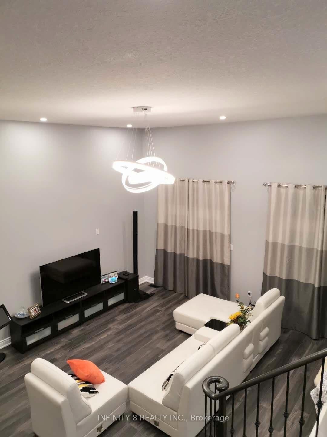 Photo 10 of 8641 Dogwood Crescent, Niagara Falls, Brown — HOMEH