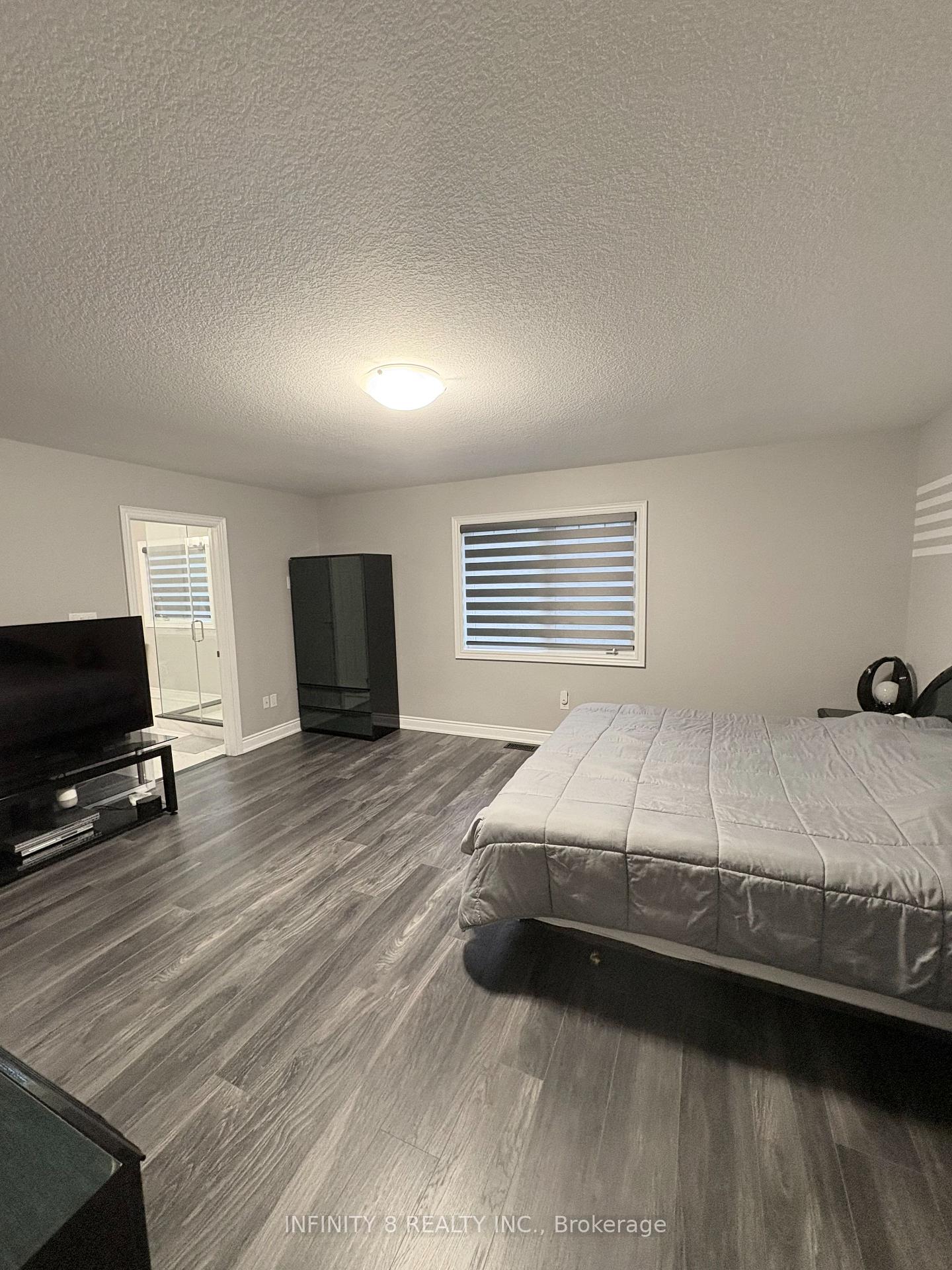 Photo 16 of 8641 Dogwood Crescent, Niagara Falls, Brown — HOMEH