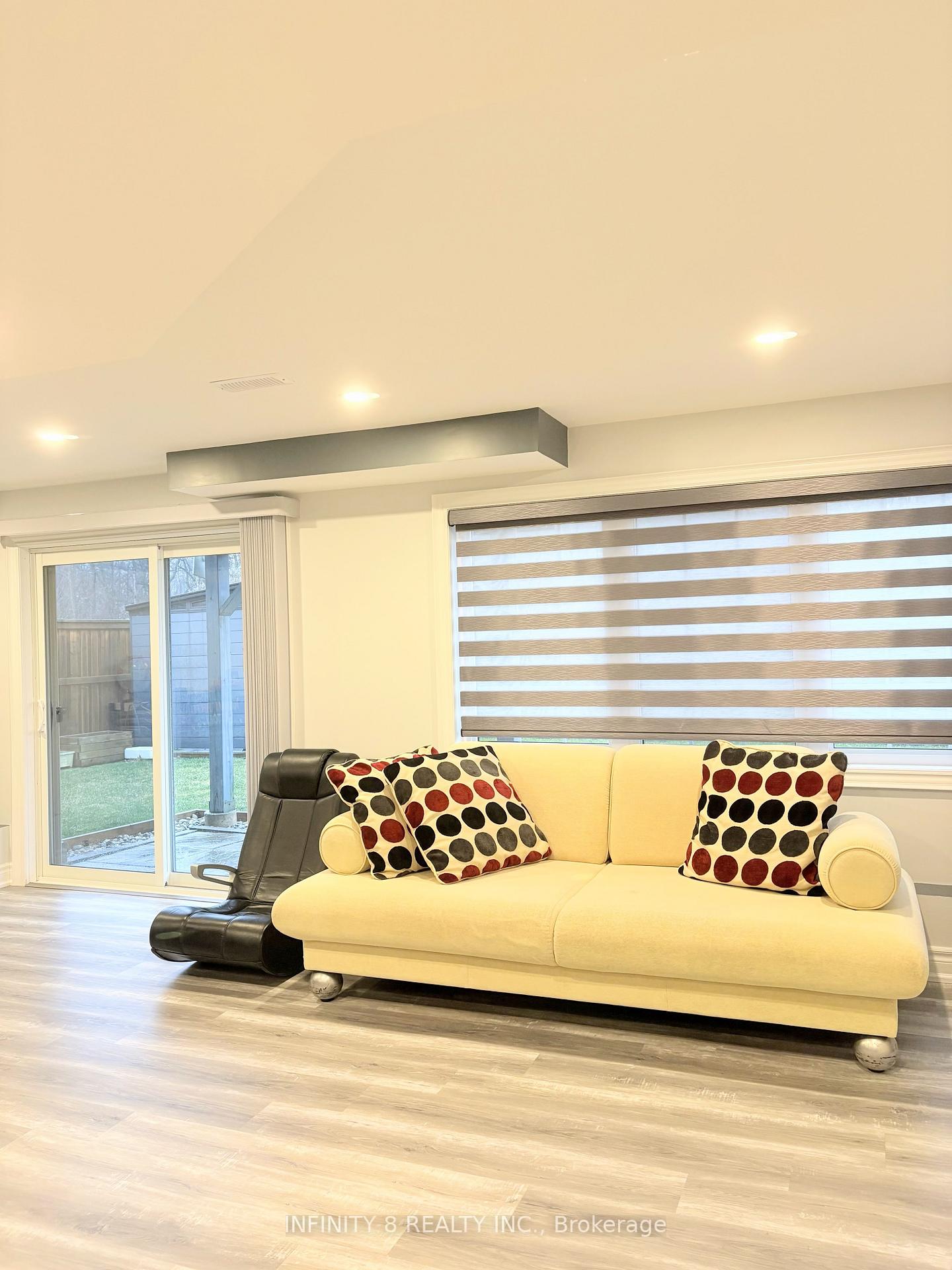 Photo 26 of 8641 Dogwood Crescent, Niagara Falls, Brown — HOMEH