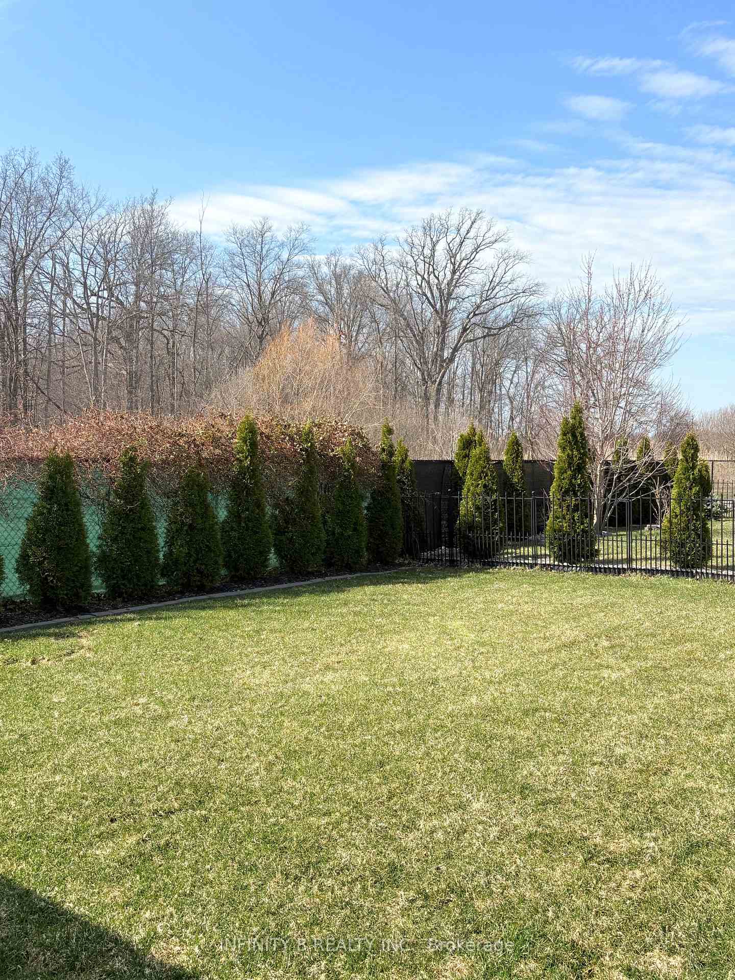 Photo 29 of 8641 Dogwood Crescent, Niagara Falls, Brown — HOMEH