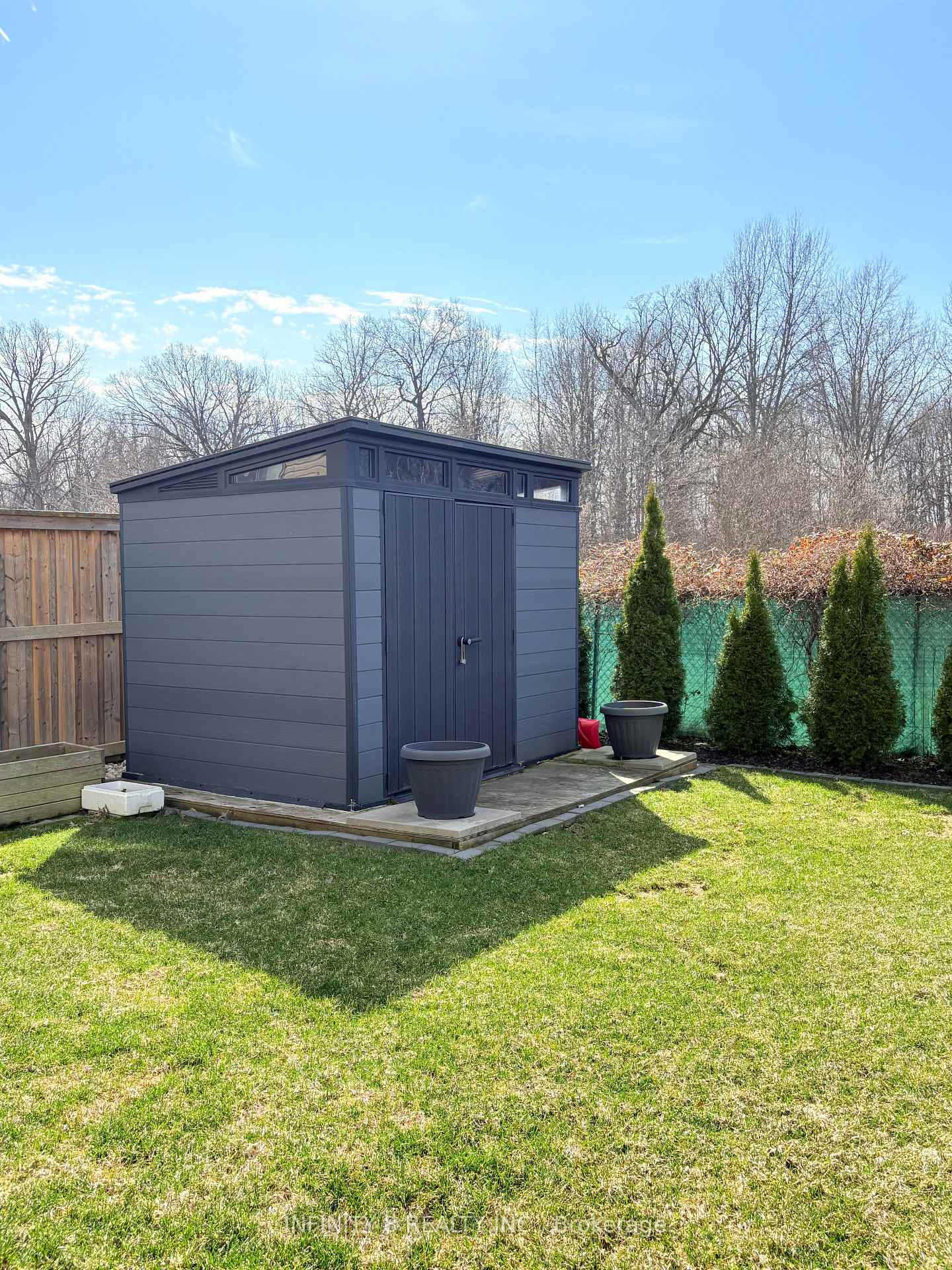 Photo 31 of 8641 Dogwood Crescent, Niagara Falls, Brown — HOMEH