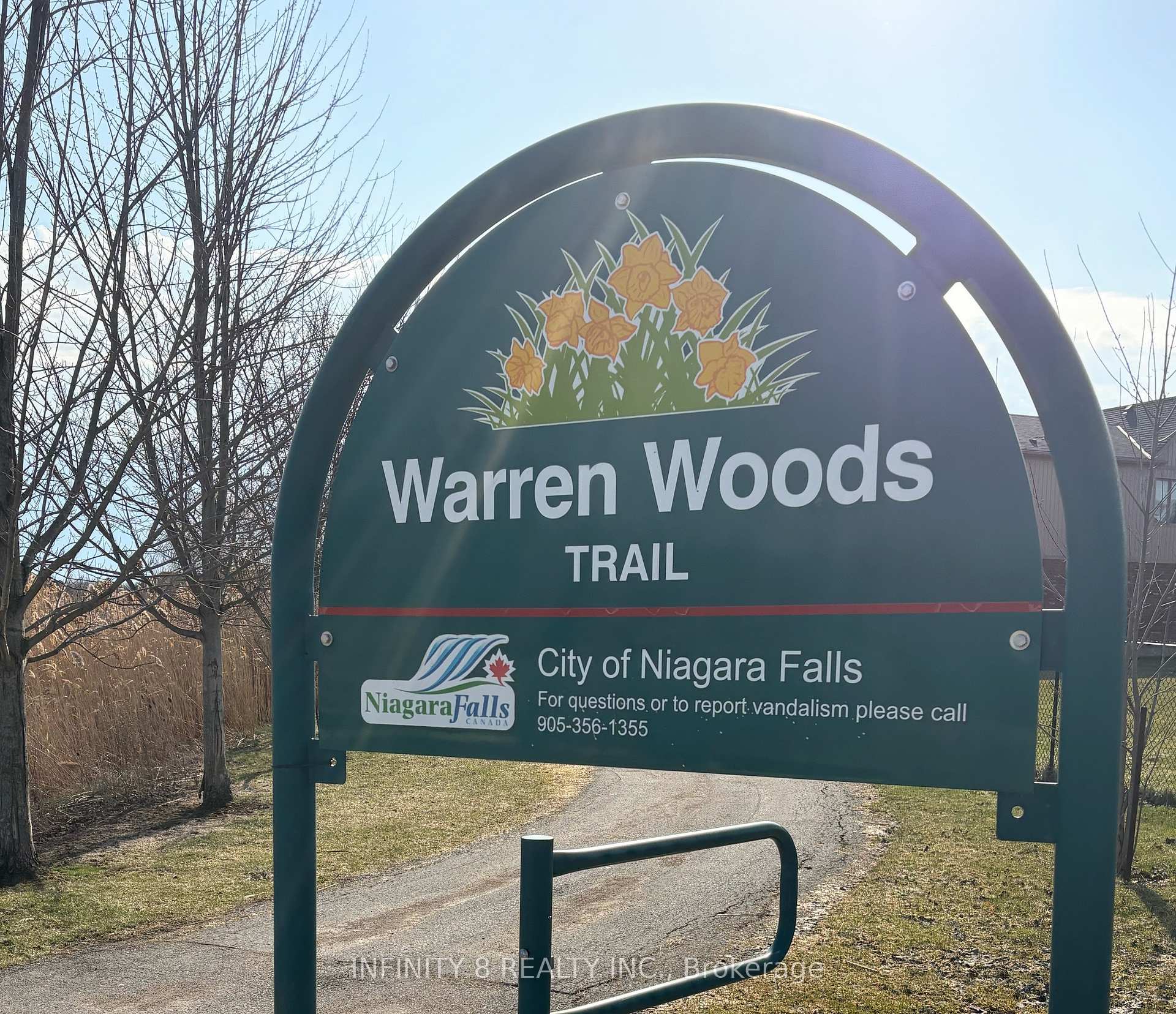 Photo 33 of 8641 Dogwood Crescent, Niagara Falls, Brown — HOMEH