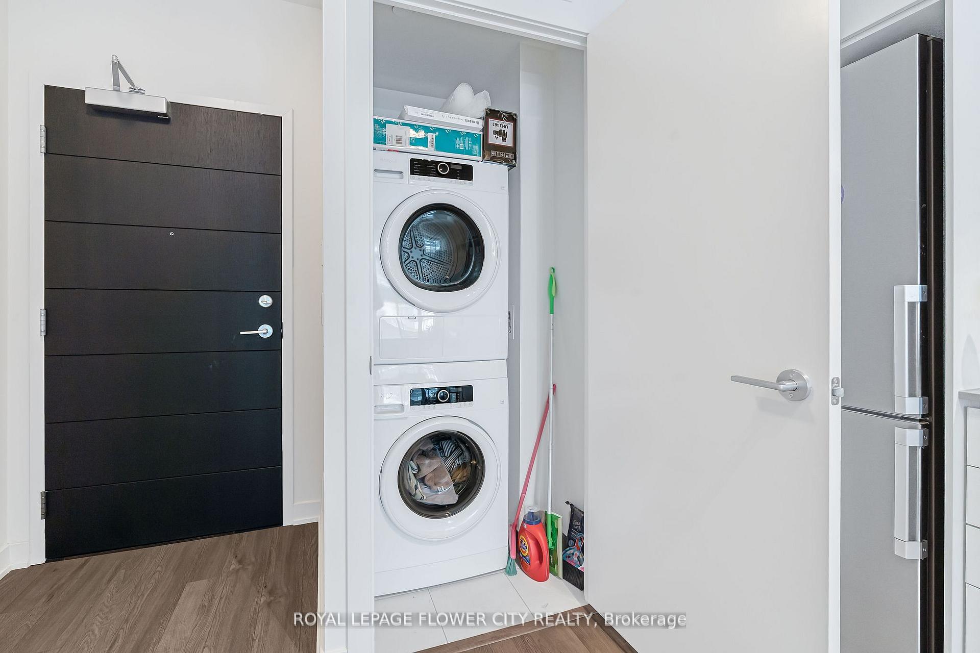 Photo 8 of Unit 907, 212 King William Street S, Hamilton, Beasley — HOMEH
