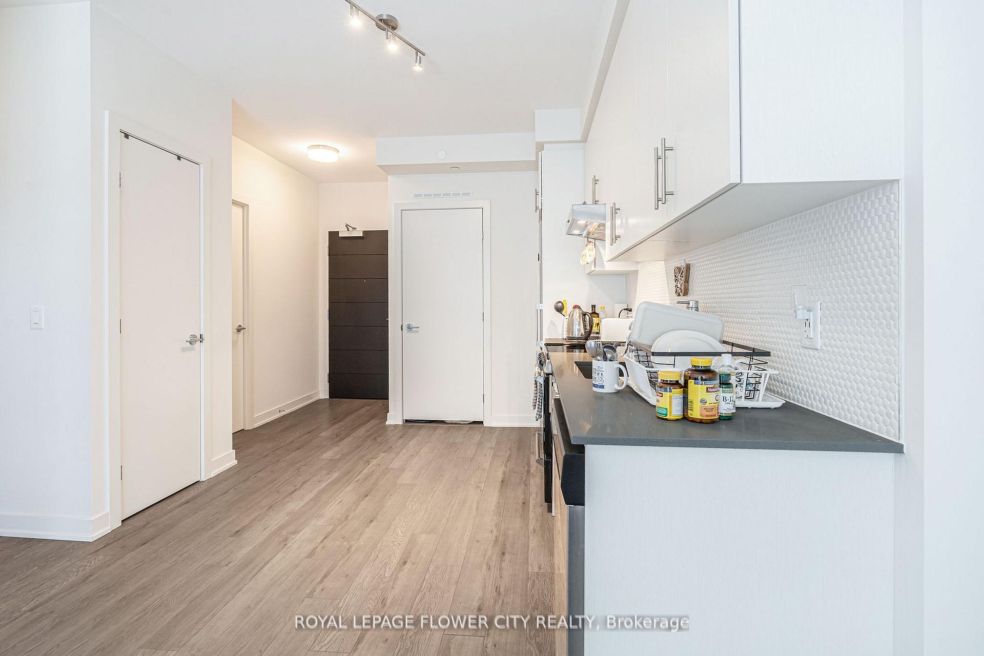 Photo 12 of Unit 907, 212 King William Street S, Hamilton, Beasley — HOMEH