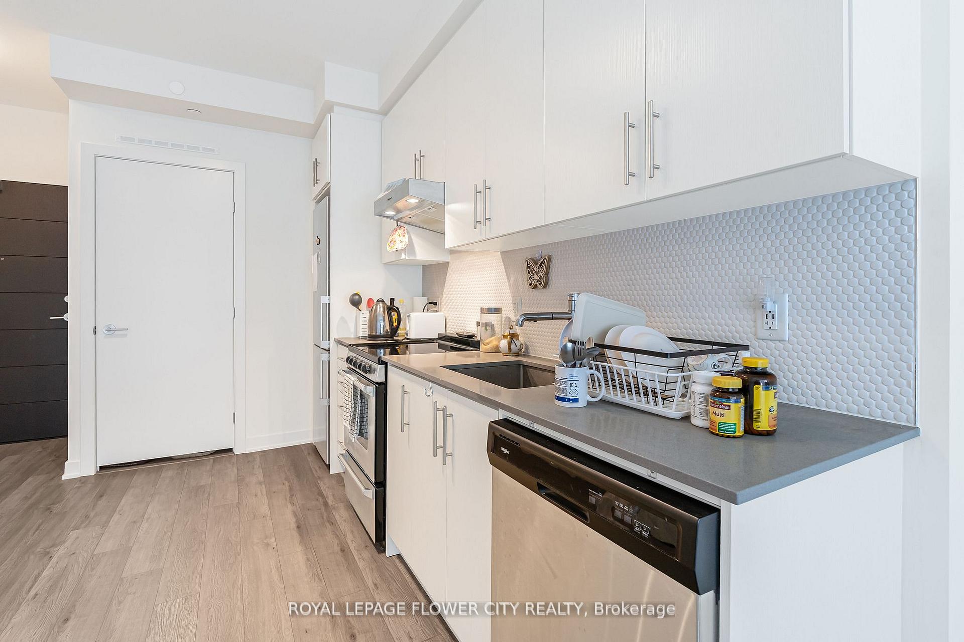 Photo 16 of Unit 907, 212 King William Street S, Hamilton, Beasley — HOMEH
