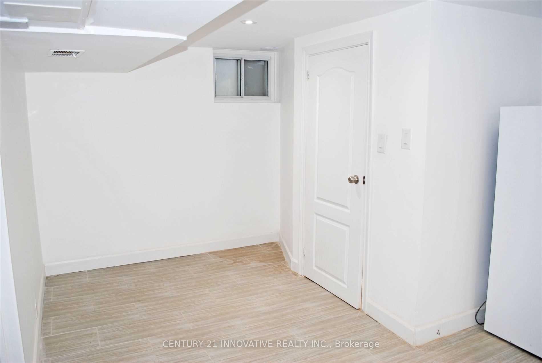 Photo 7 of Unit Bsmt, 42 St Dunstan Drive, Scarborough, Oakridge — HOMEH