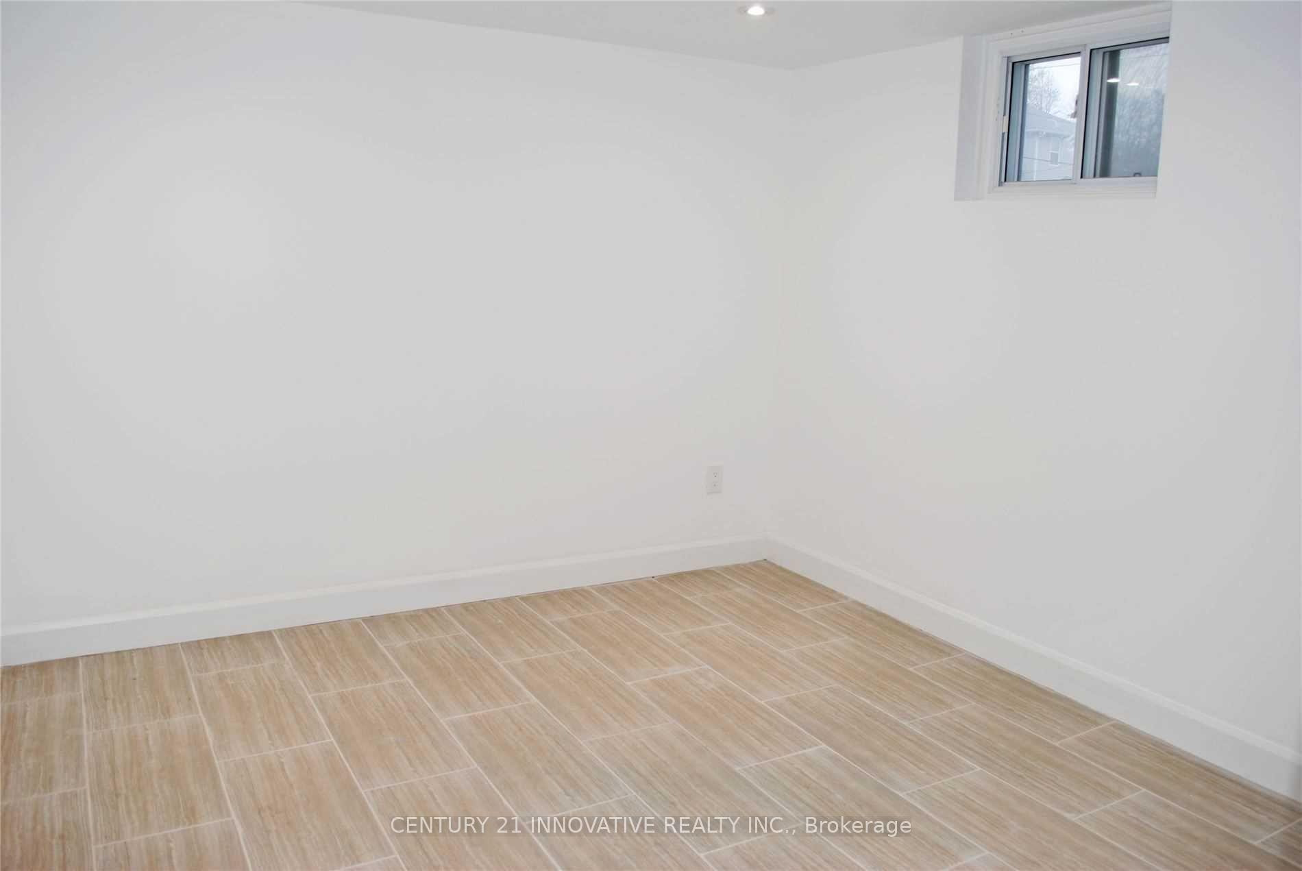 Photo 10 of Unit Bsmt, 42 St Dunstan Drive, Scarborough, Oakridge — HOMEH