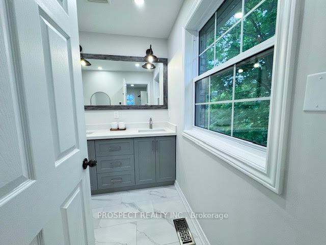 Photo 20 of 33 Gibson Lake Drive, Caledon, Palgrave — HOMEH