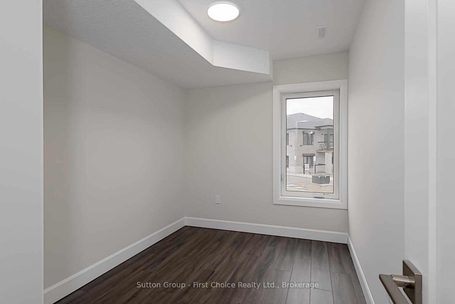 Photo 12 of Unit Unit 30, 3202 Vivian Line, Stratford — HOMEH