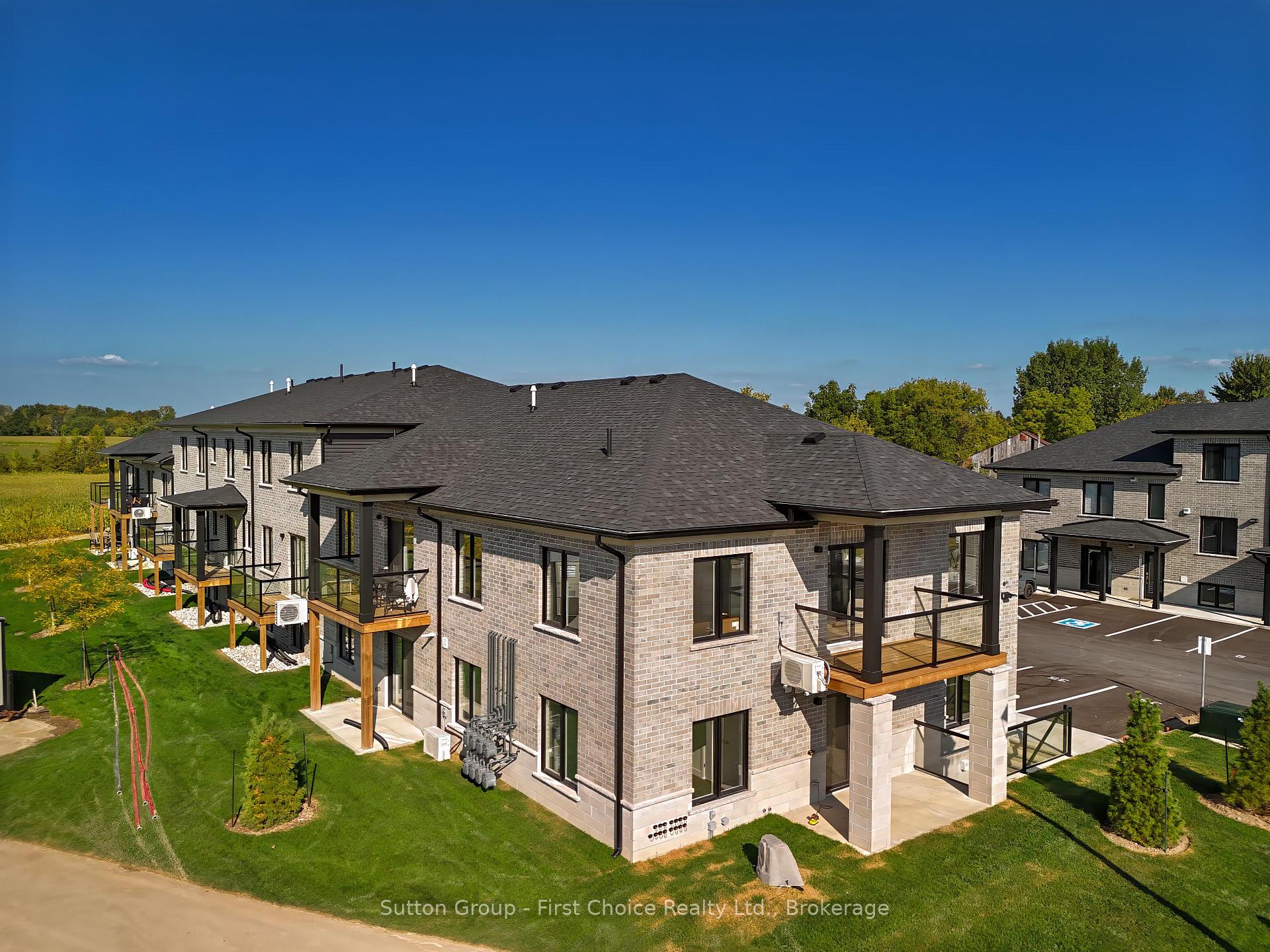 Photo 5 of Unit Unit 39, 3202 Vivian Line, Stratford — HOMEH