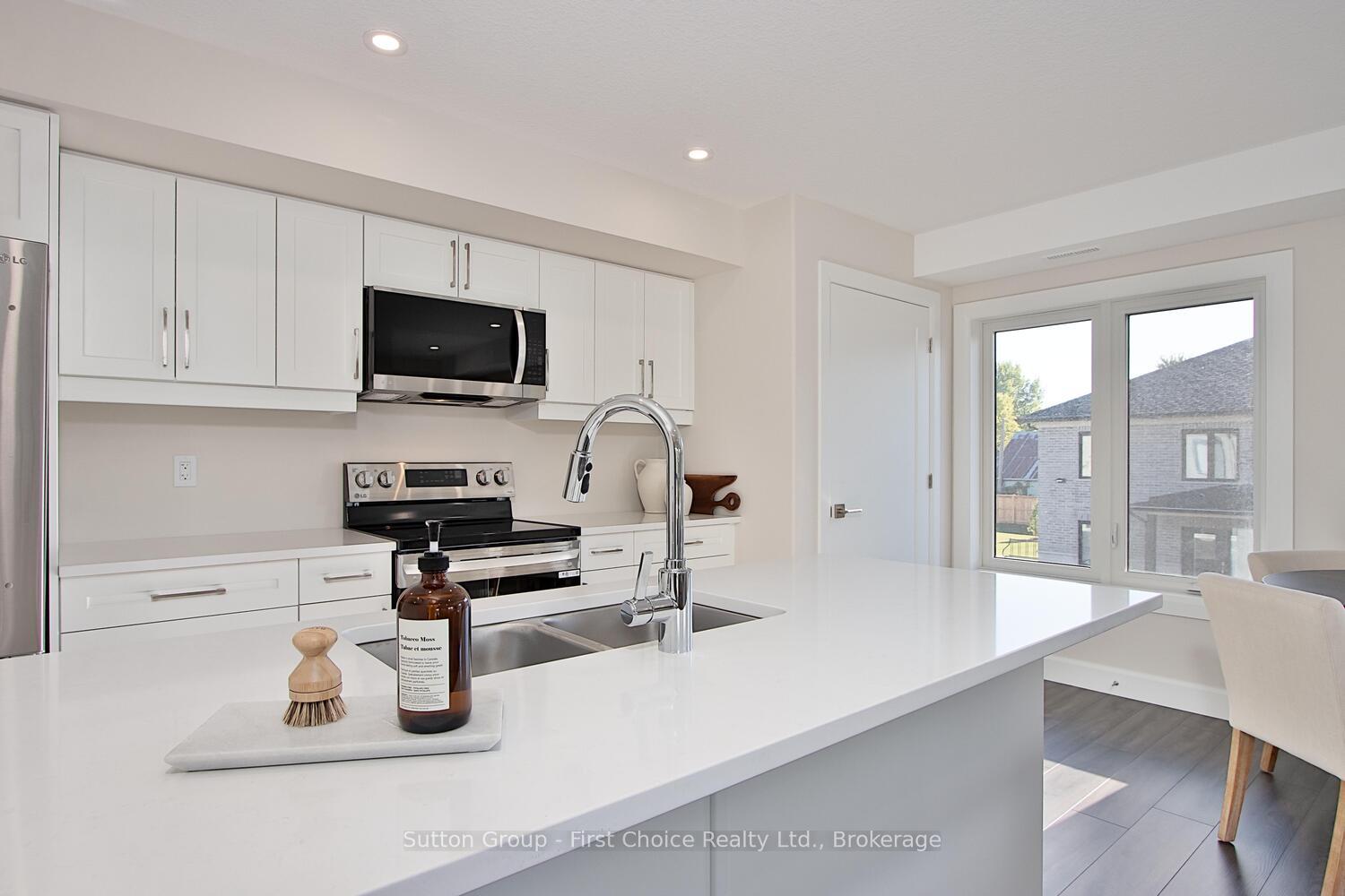 Photo 13 of Unit Unit 35, 3202 Vivian Line, Stratford — HOMEH