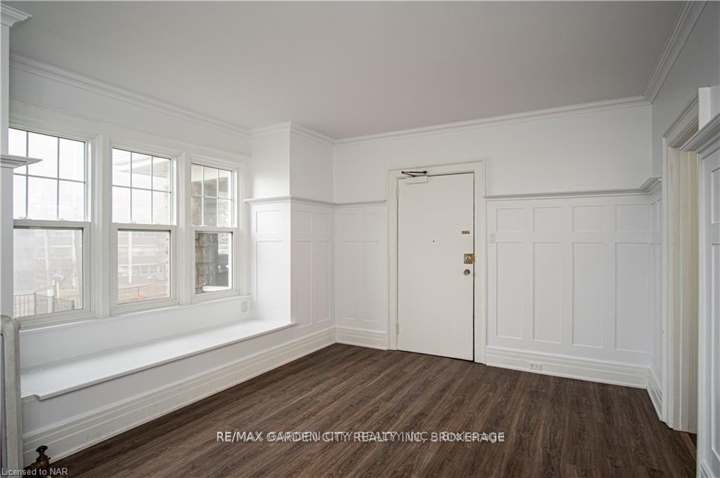 Photo 5 of 68 Arkledun Avenue, Hamilton, Corktown — HOMEH