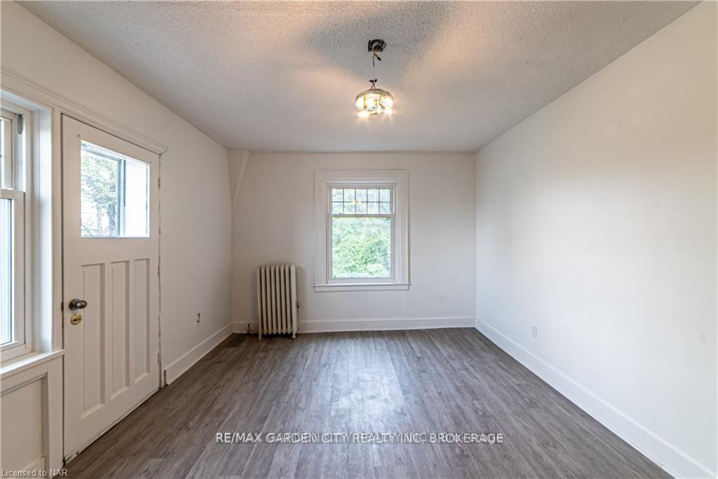 Photo 13 of 68 Arkledun Avenue, Hamilton, Corktown — HOMEH
