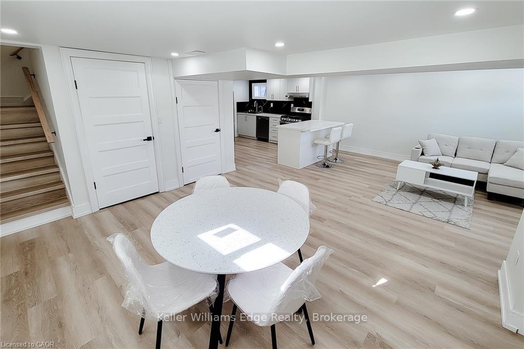 Photo 4 of Unit 2, 237 Fernwood Crescent, Hamilton, Hampton Heights — HOMEH