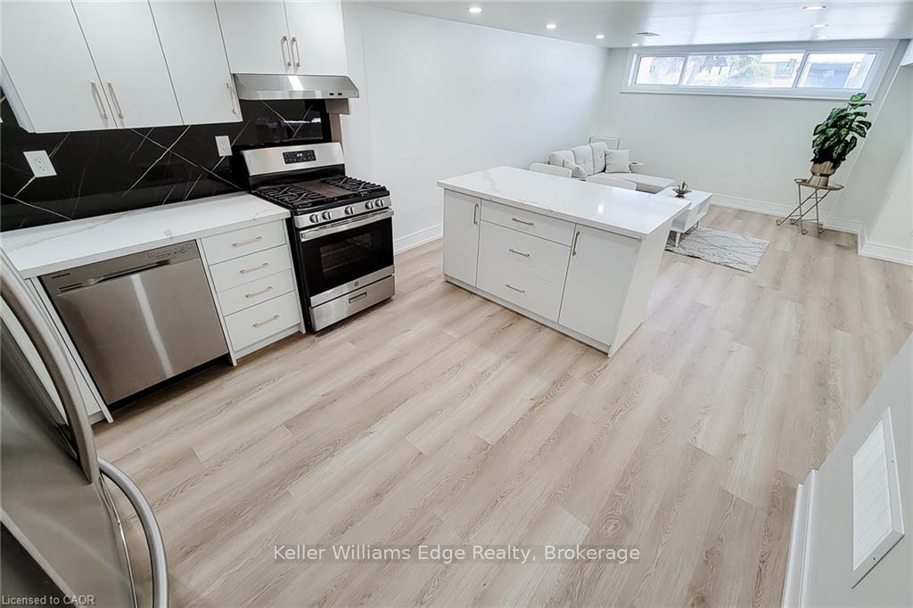 Photo 8 of Unit 2, 237 Fernwood Crescent, Hamilton, Hampton Heights — HOMEH