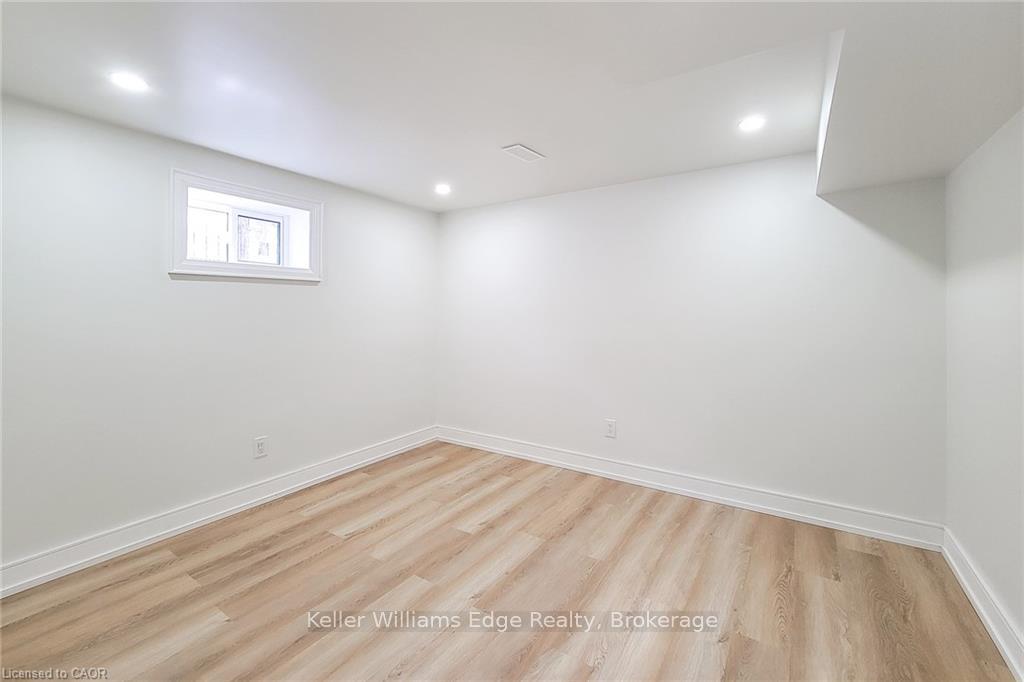 Photo 19 of Unit 2, 237 Fernwood Crescent, Hamilton, Hampton Heights — HOMEH
