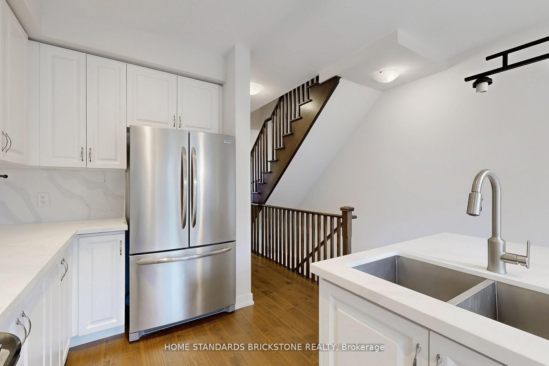Photo 27 of 215 Salterton Circle, Vaughan, Rural Vaughan — HOMEH