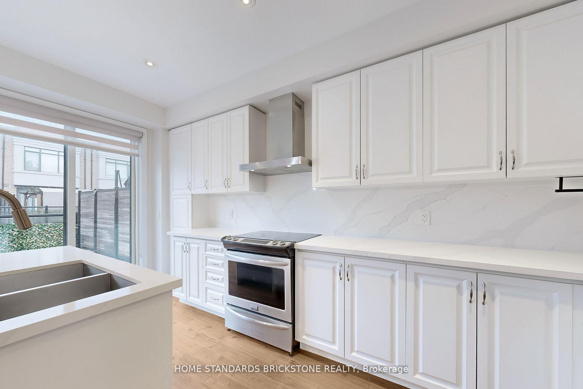 Photo 31 of 215 Salterton Circle, Vaughan, Rural Vaughan — HOMEH